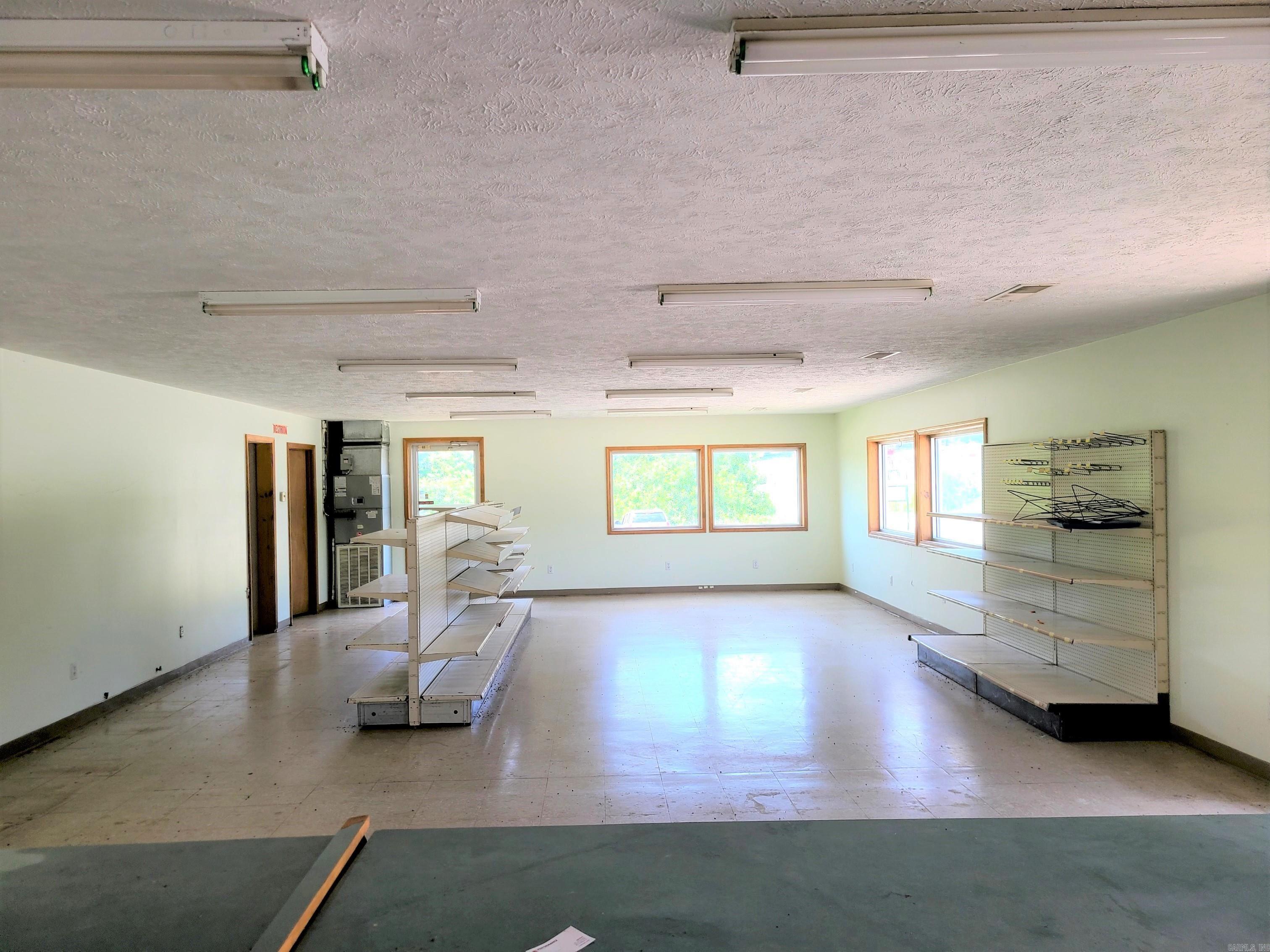 205 N Hwy 65 Property Photo 15