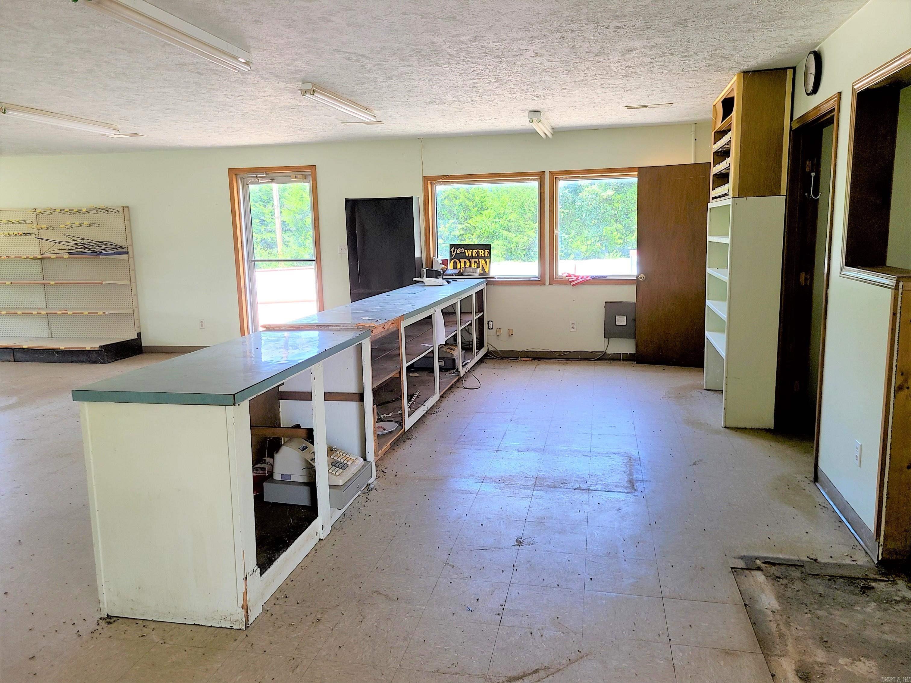 205 N Hwy 65 Property Photo 16