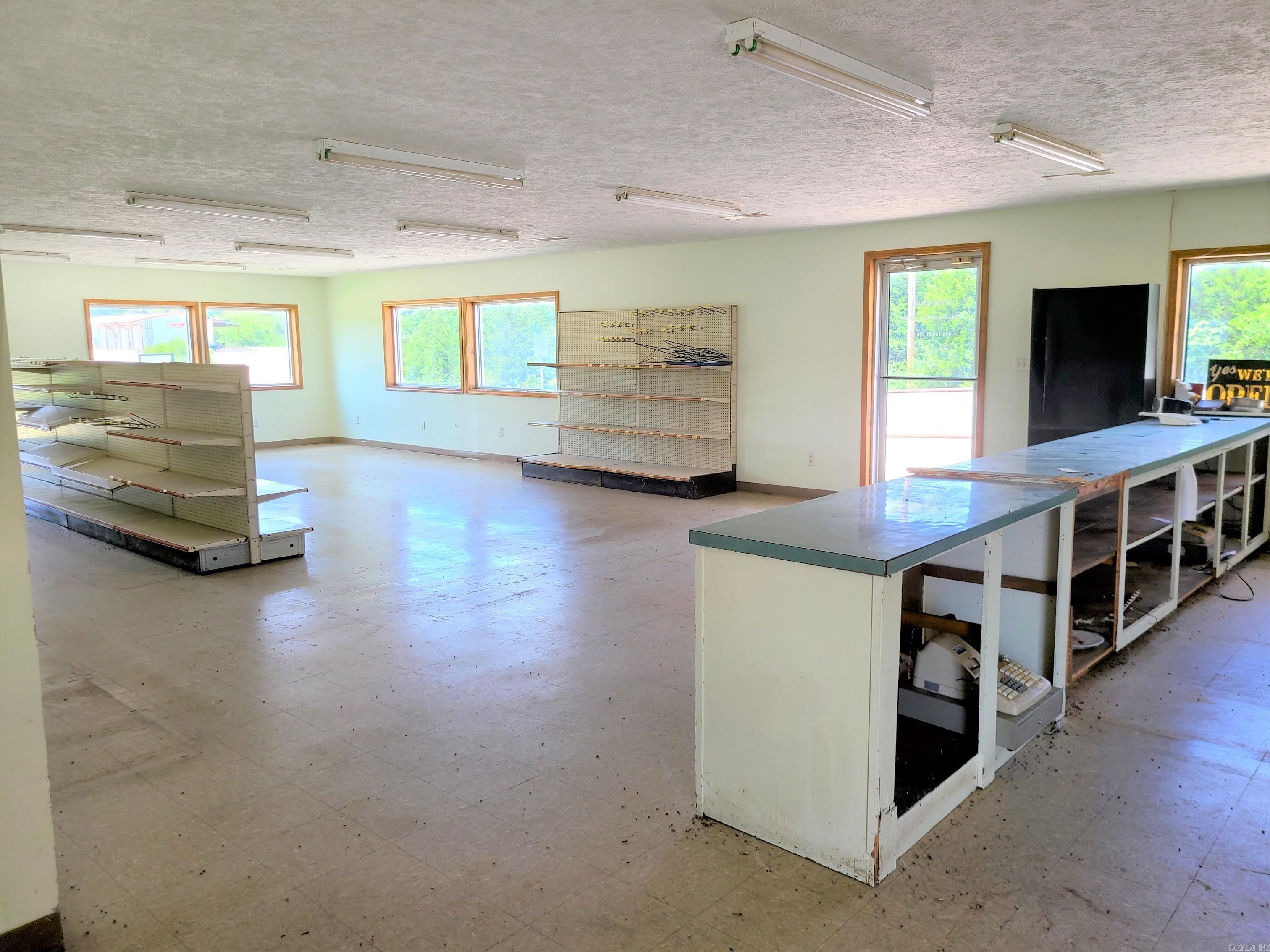 205 N Hwy 65 Property Photo 18