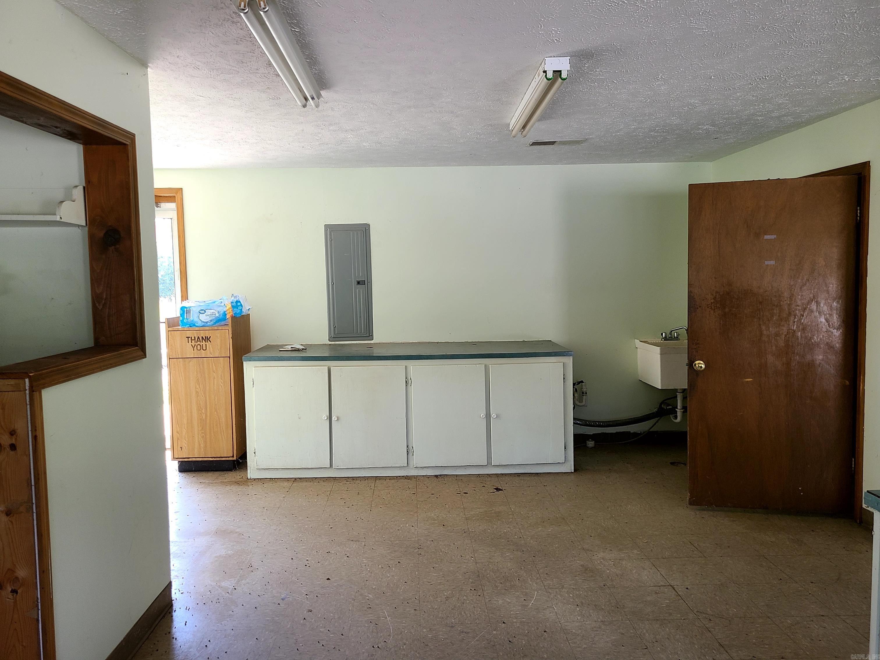 205 N Hwy 65 Property Photo 22