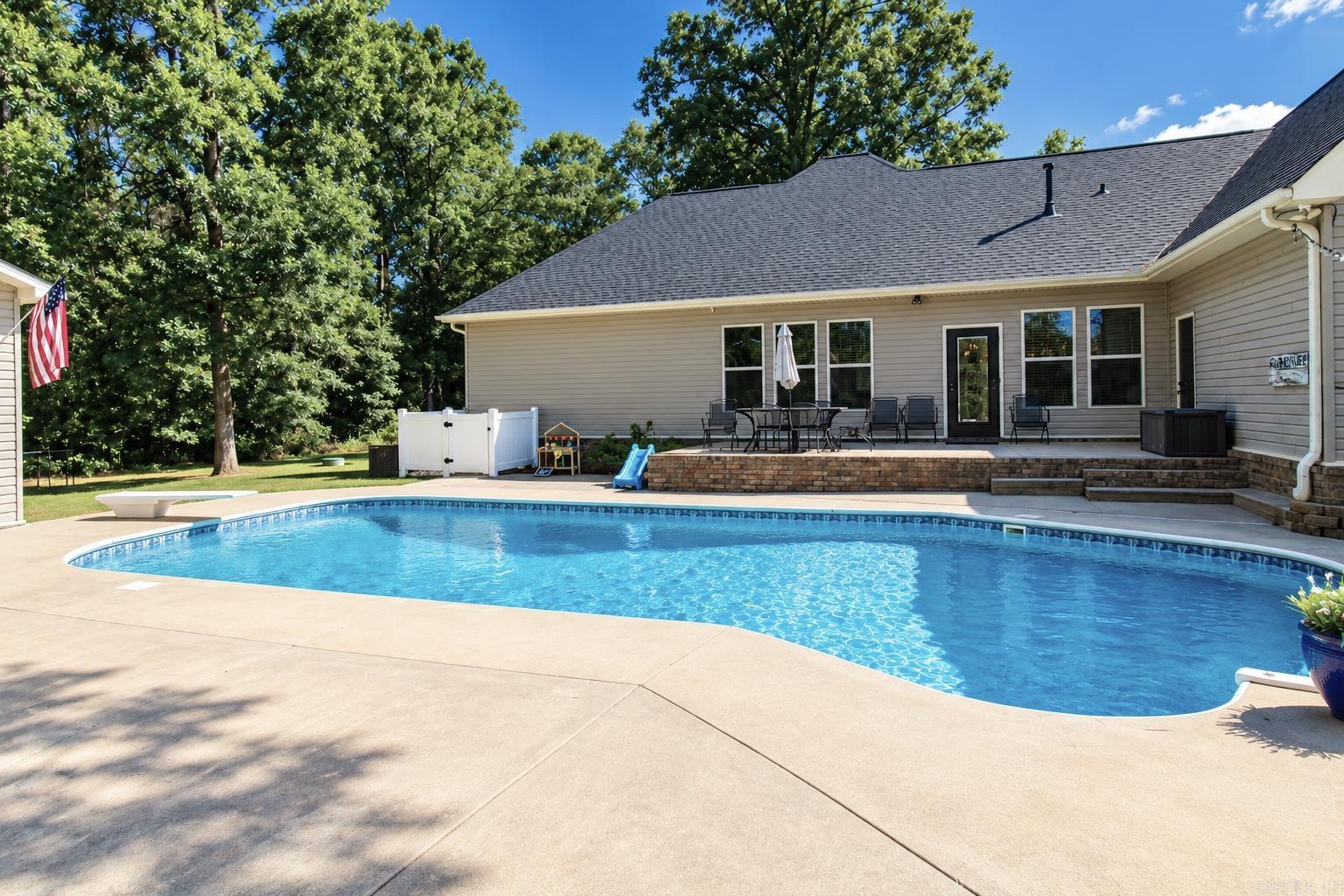2580 Shoemaker Road Property Photo 4
