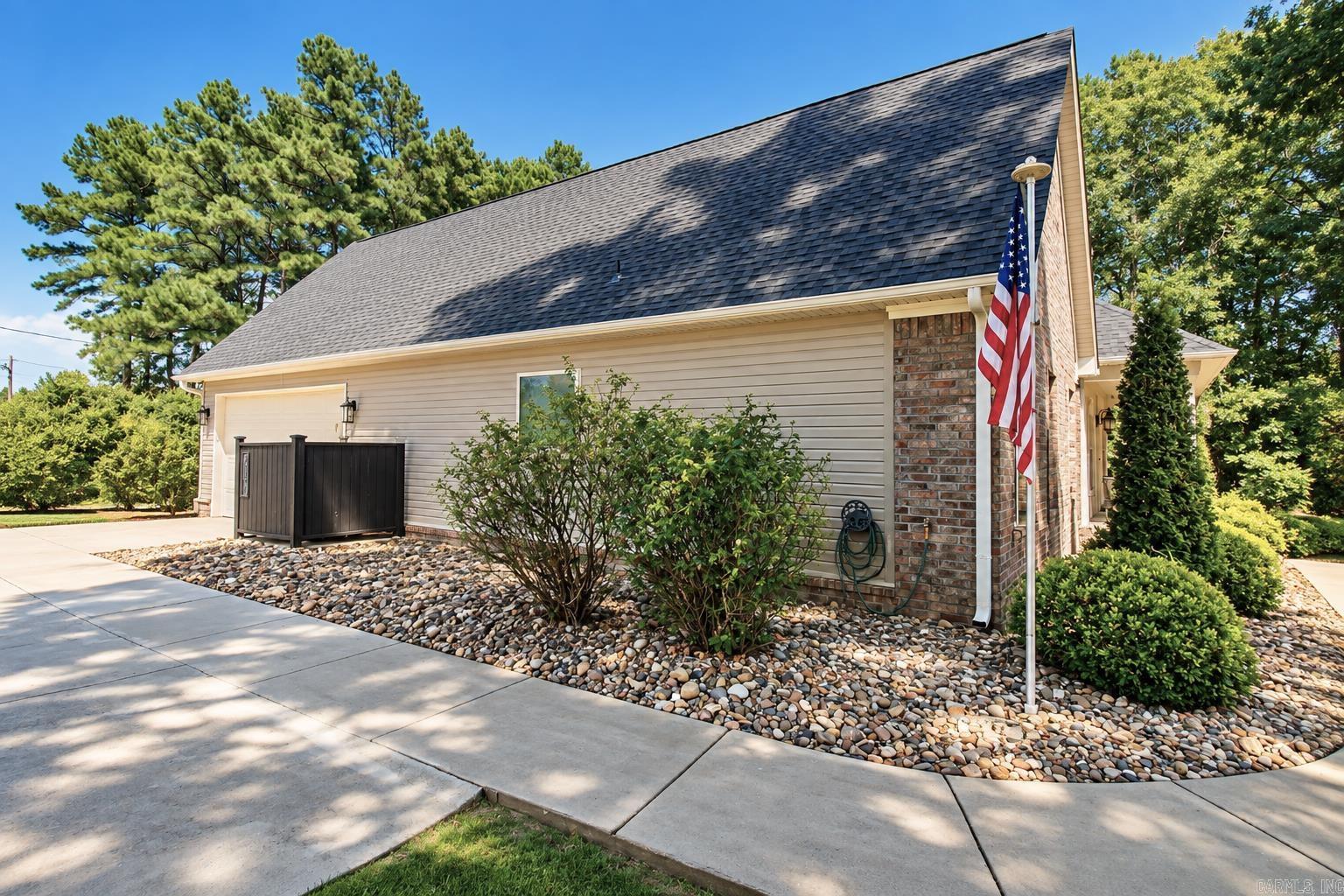 2580 Shoemaker Road Property Photo 5