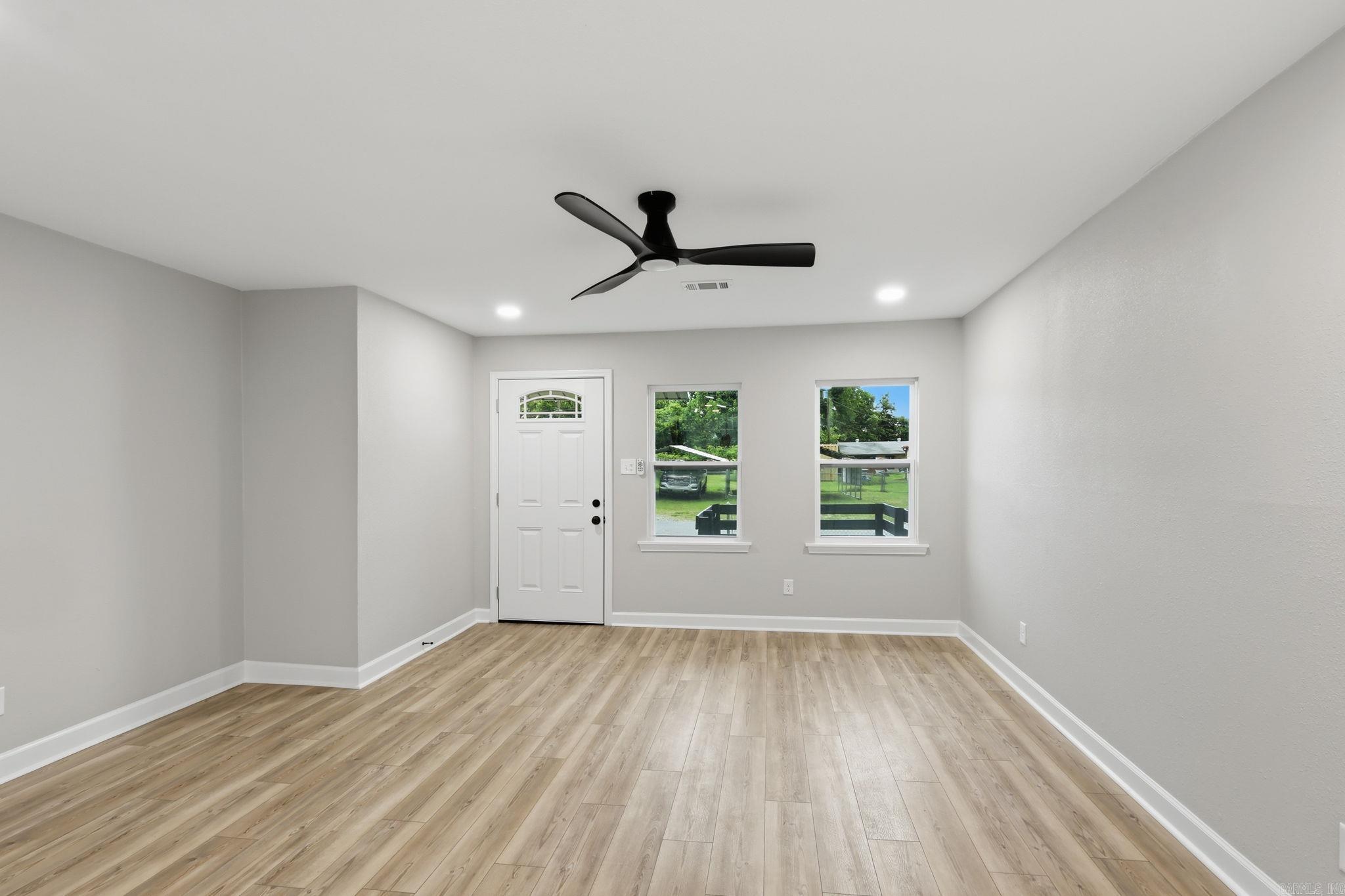 219 2nd Street Property Photo 4