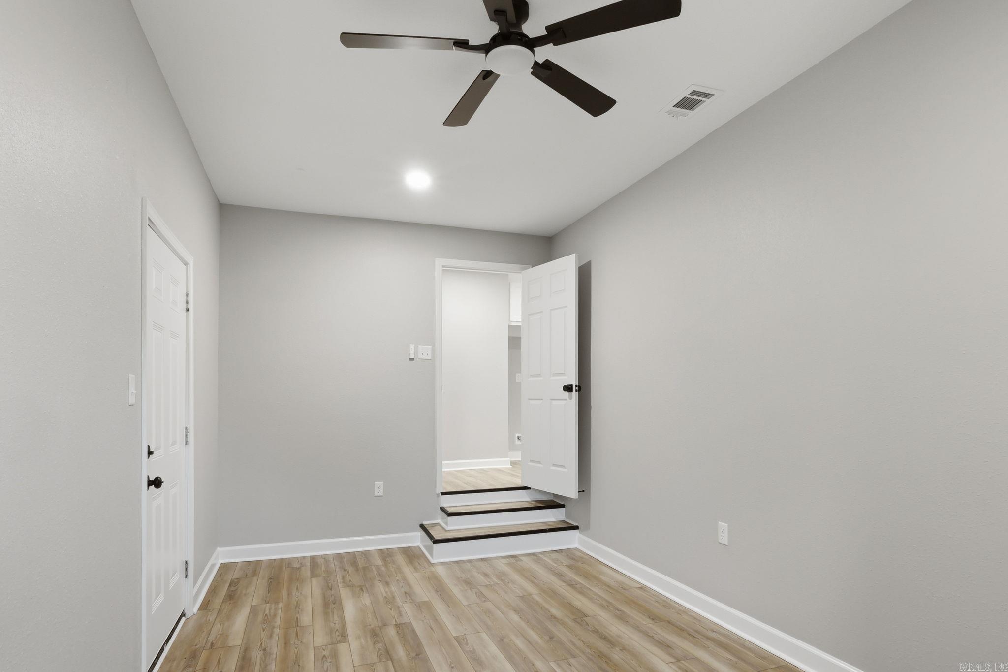 219 2nd Street Property Photo 12