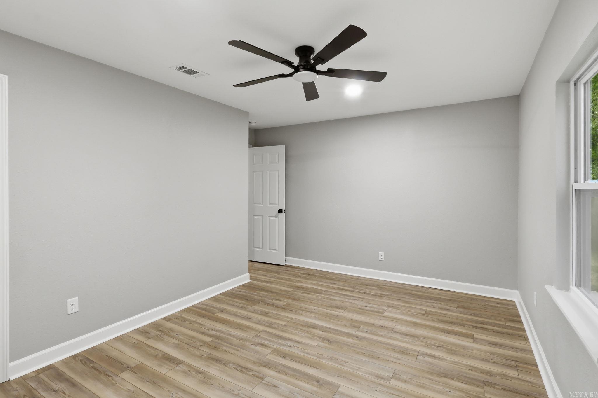 219 2nd Street Property Photo 23