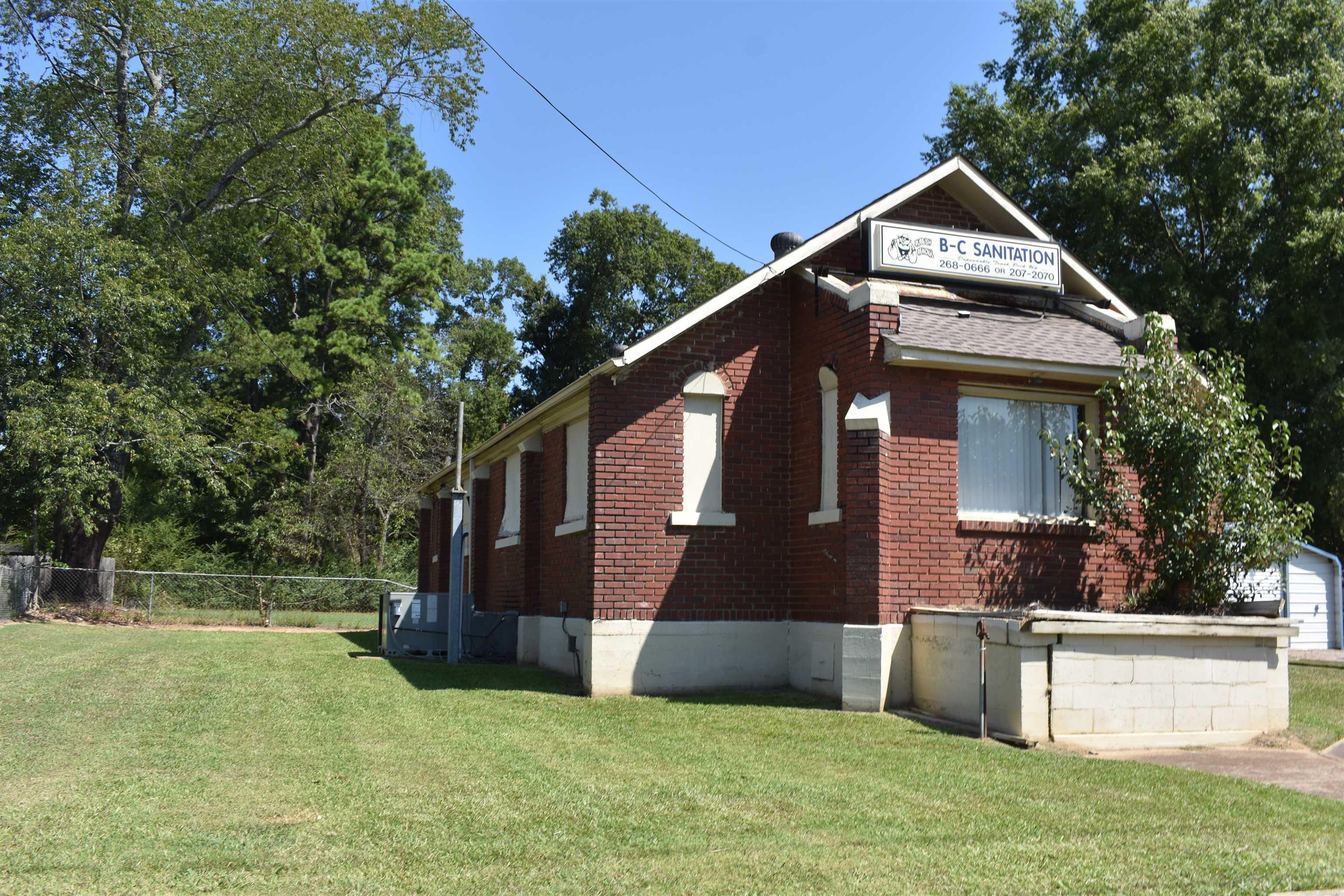 918 E Race Property Photo 5