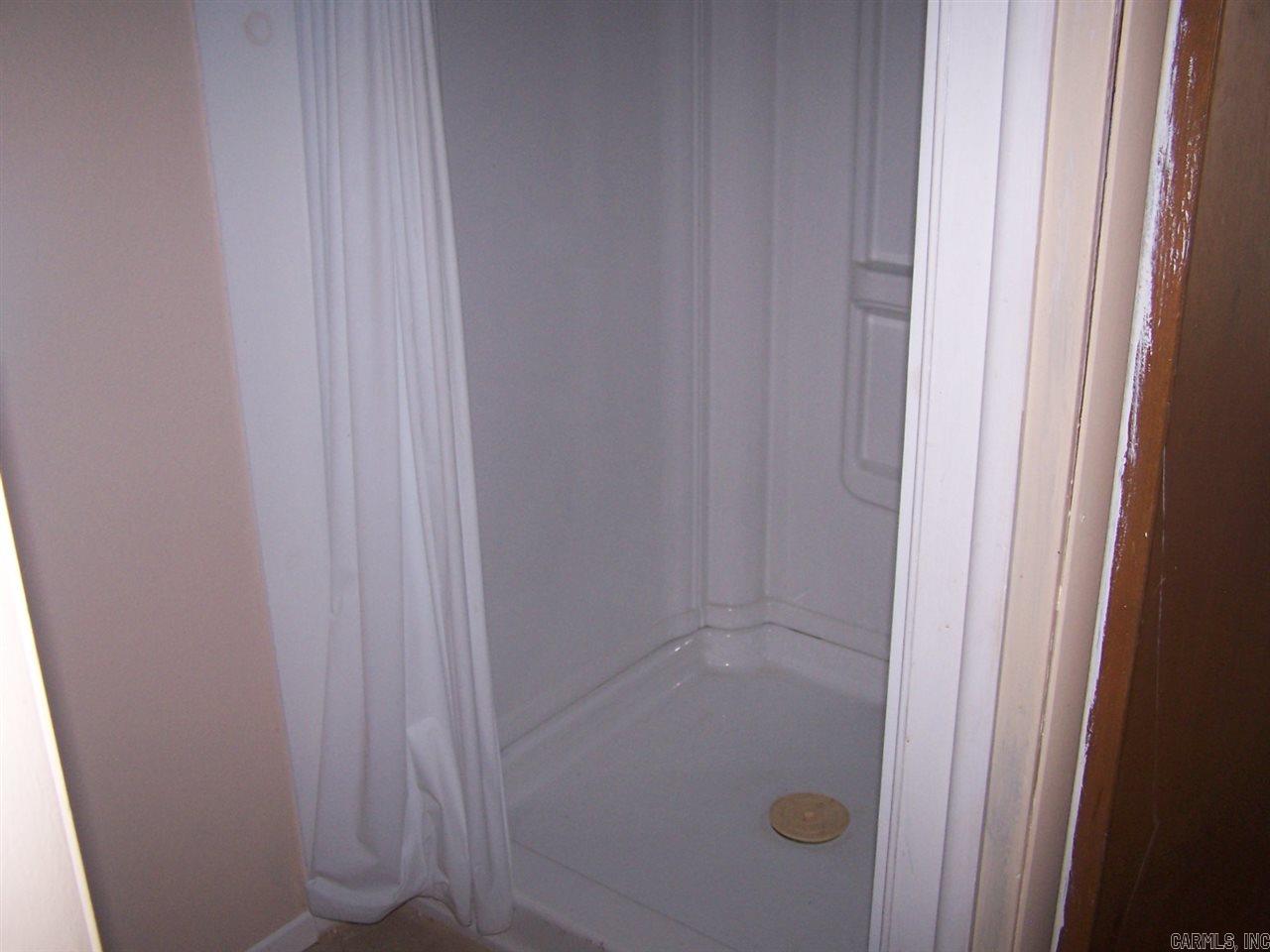 918 E Race Property Photo 8