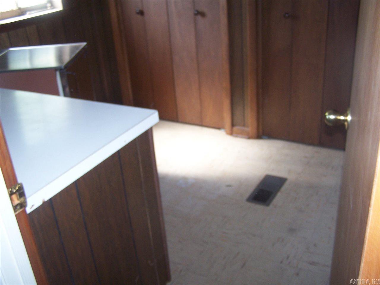 918 E Race Property Photo 12