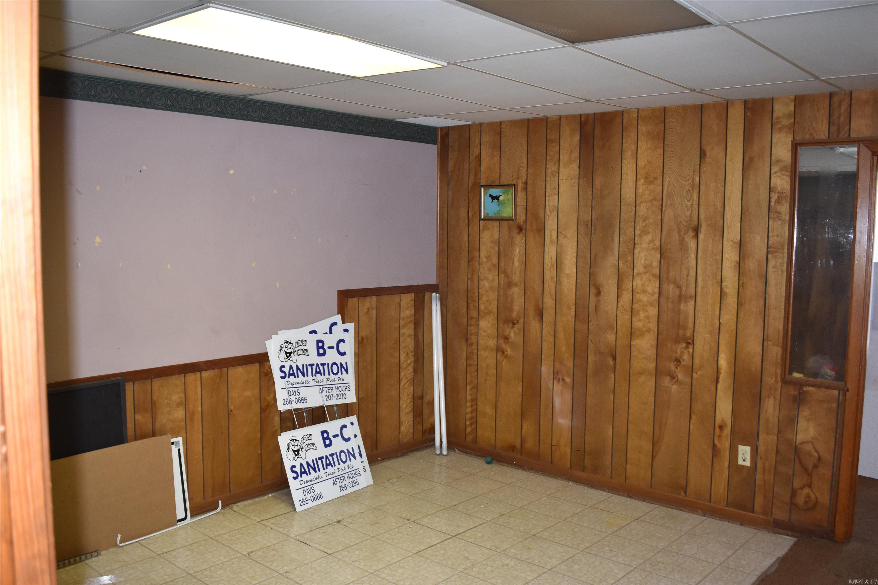 918 E Race Property Photo 14