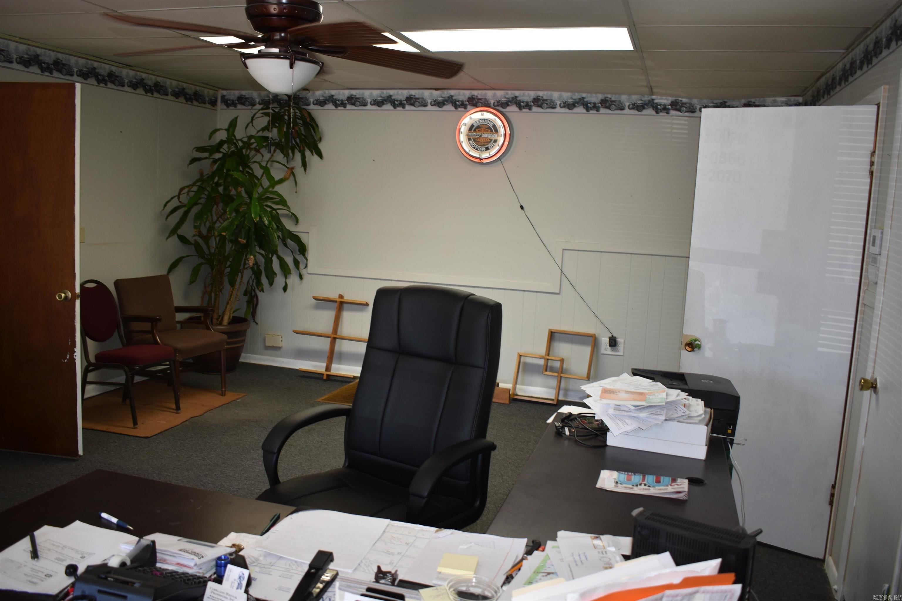 918 E Race Property Photo 16