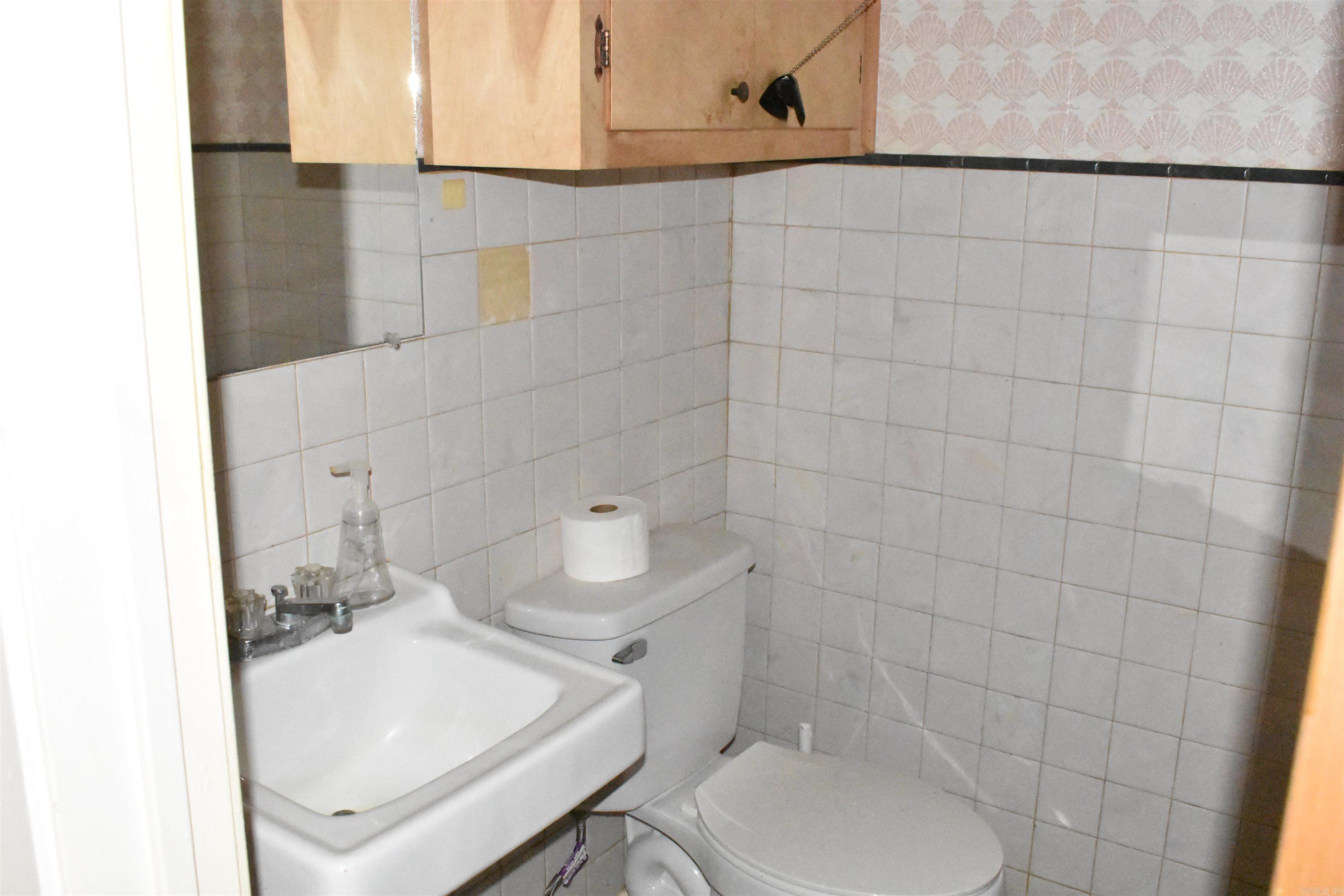 918 E Race Property Photo 22