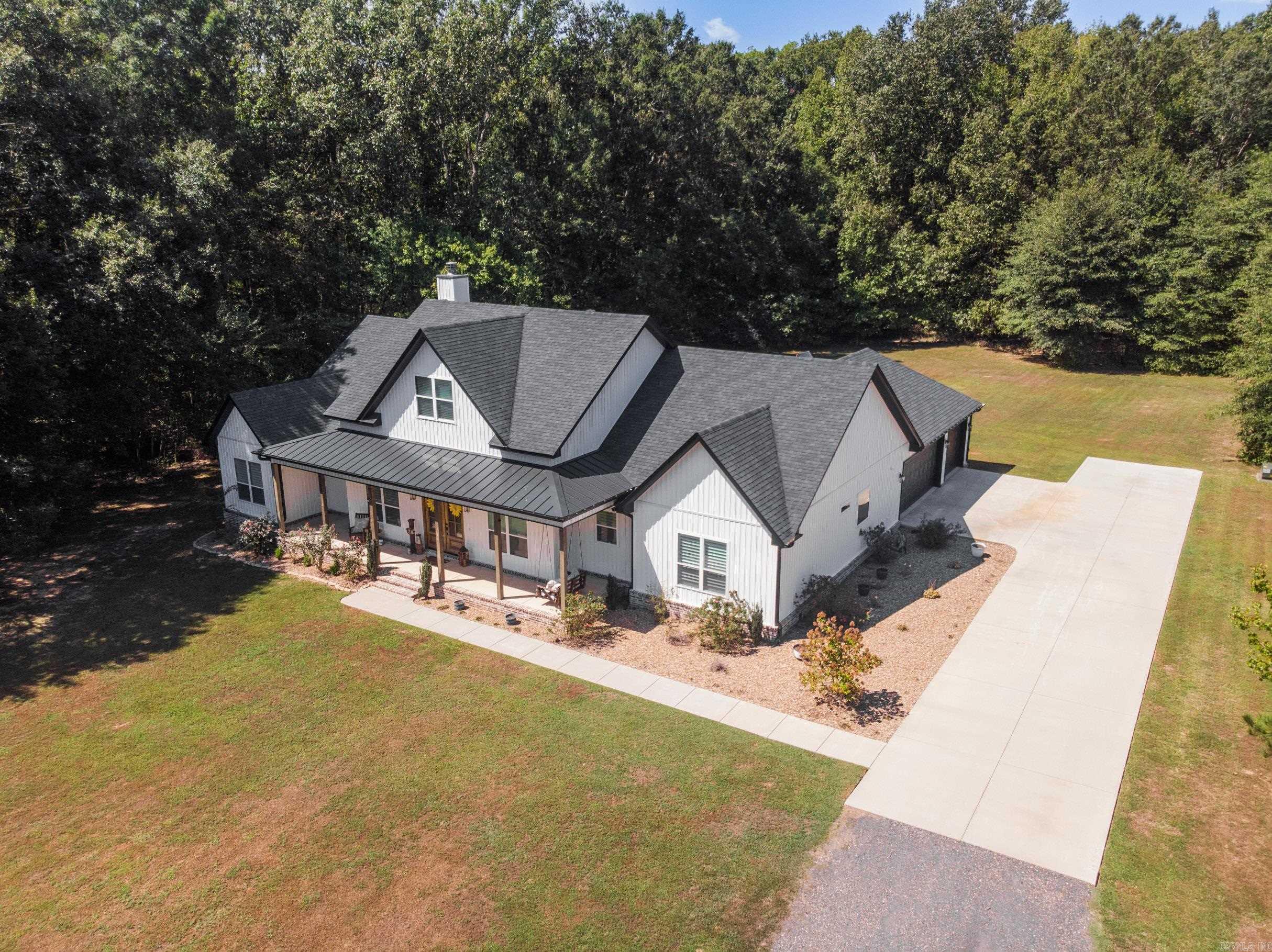 1084 Mahoney Road Property Photo 3
