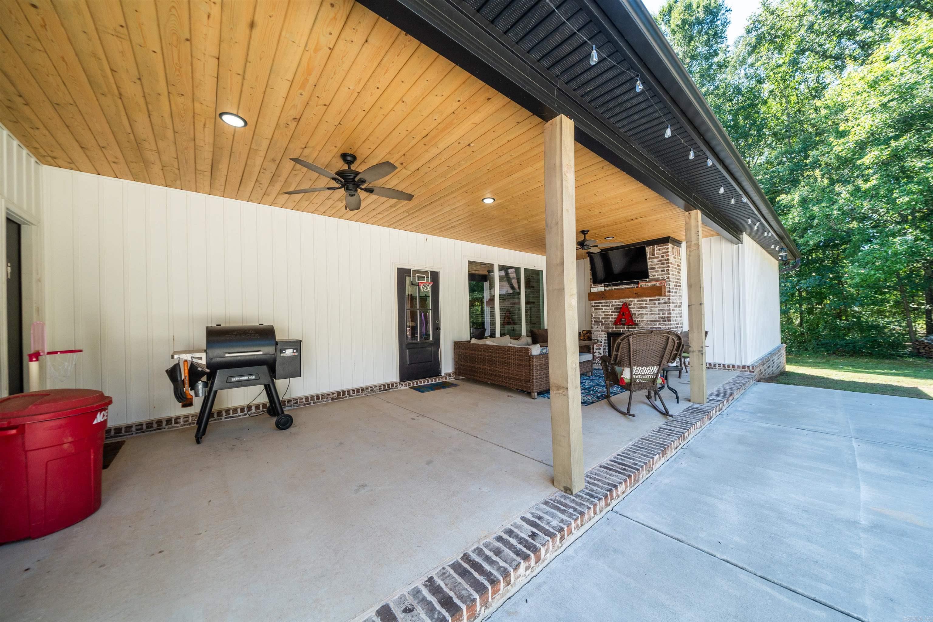 1084 Mahoney Road Property Photo 45
