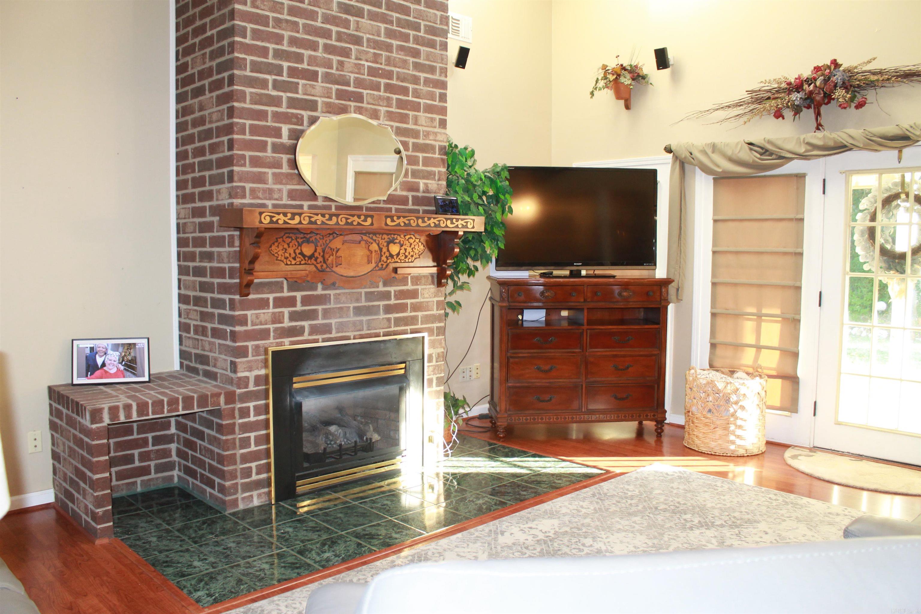 410 Mclelland Road Property Photo 7