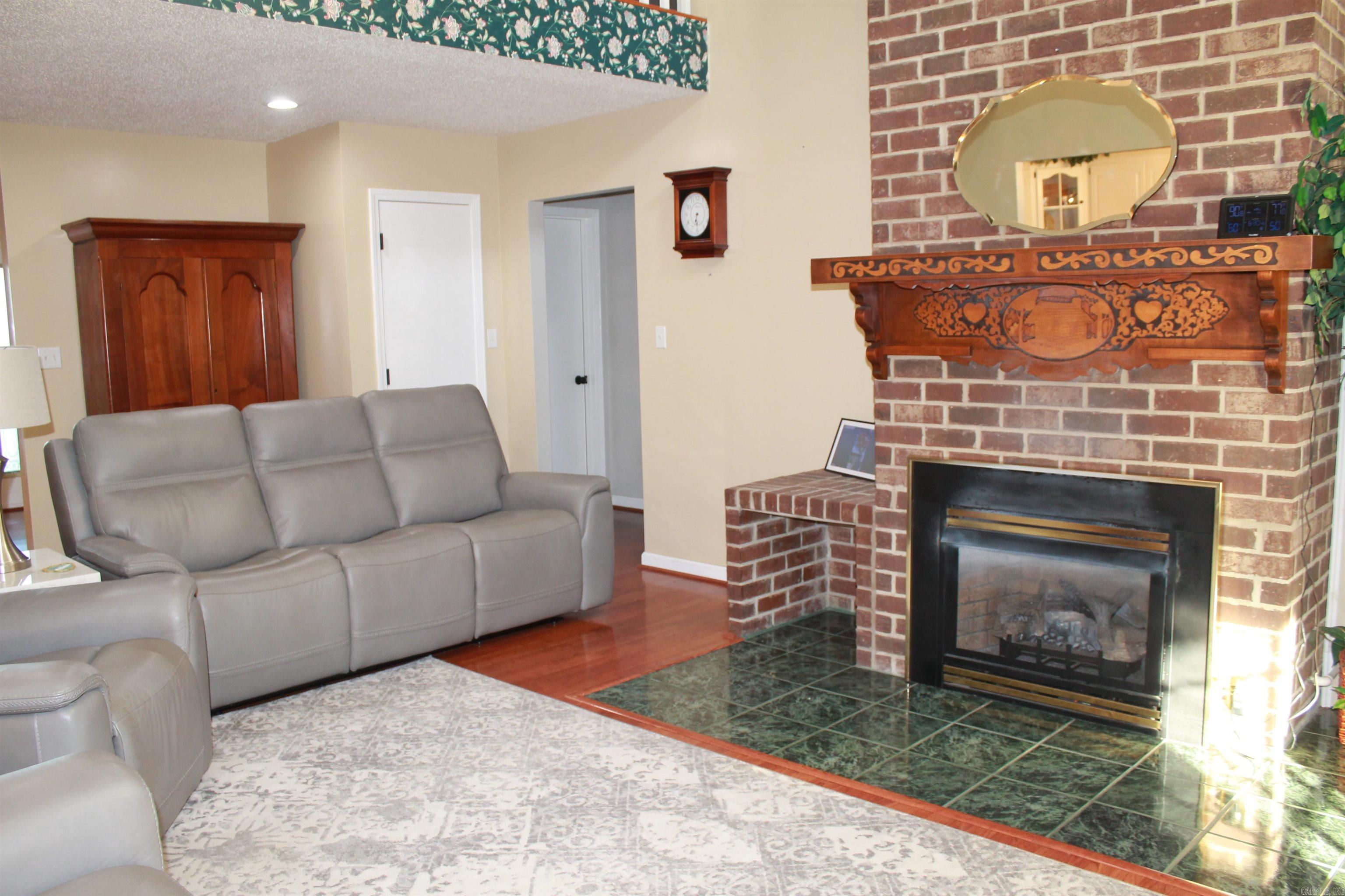 410 Mclelland Road Property Photo 10