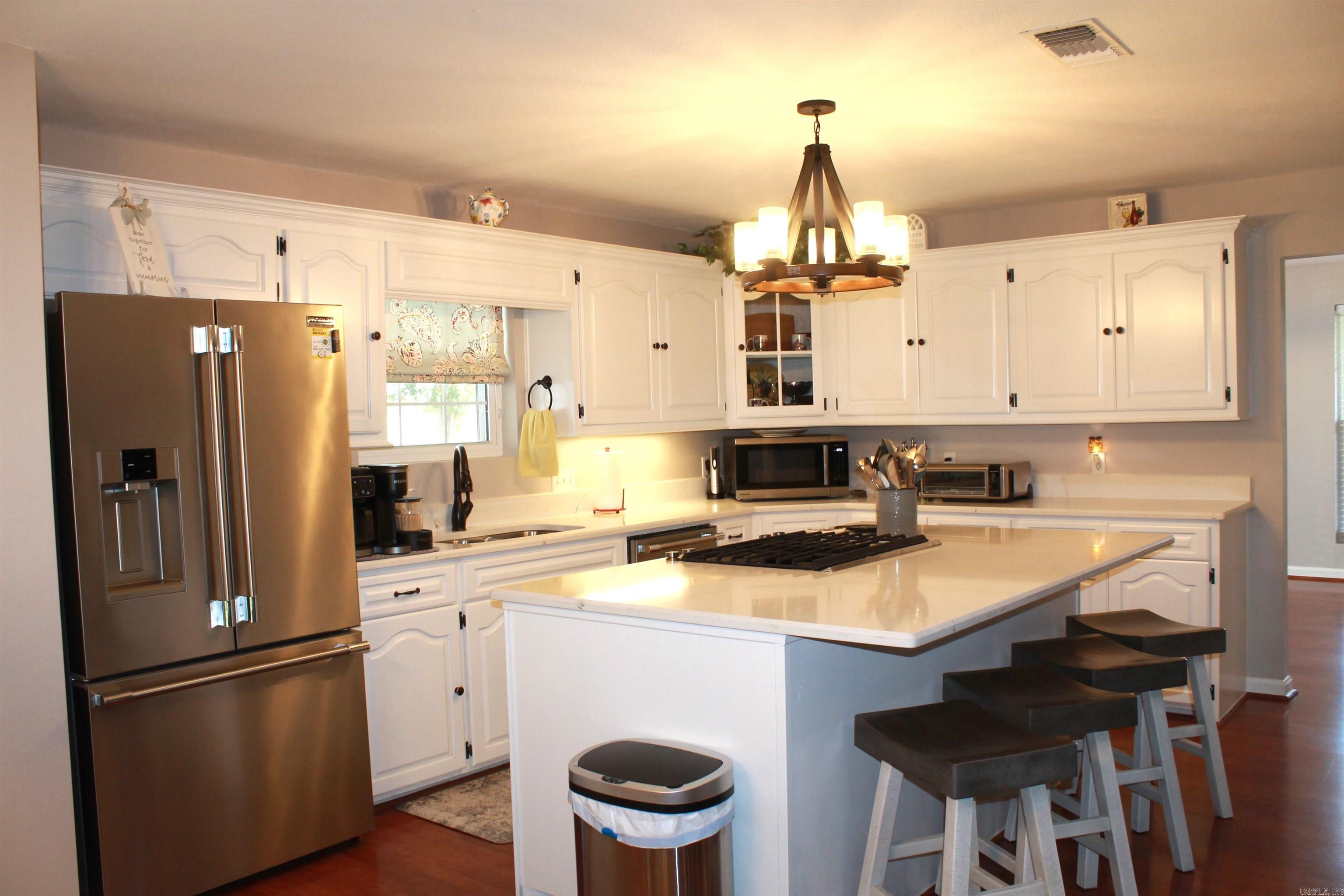 410 Mclelland Road Property Photo 12