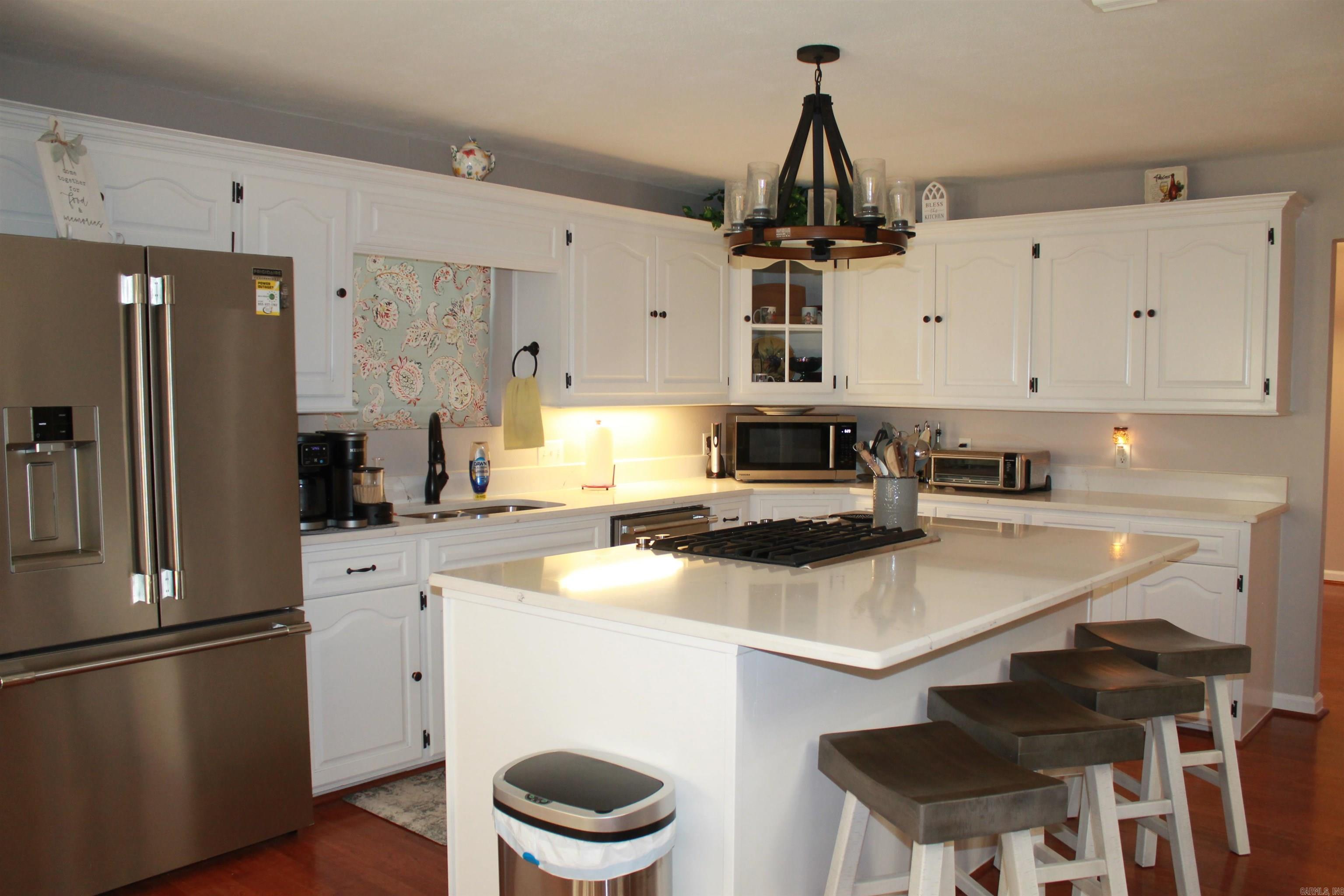 410 Mclelland Road Property Photo 13