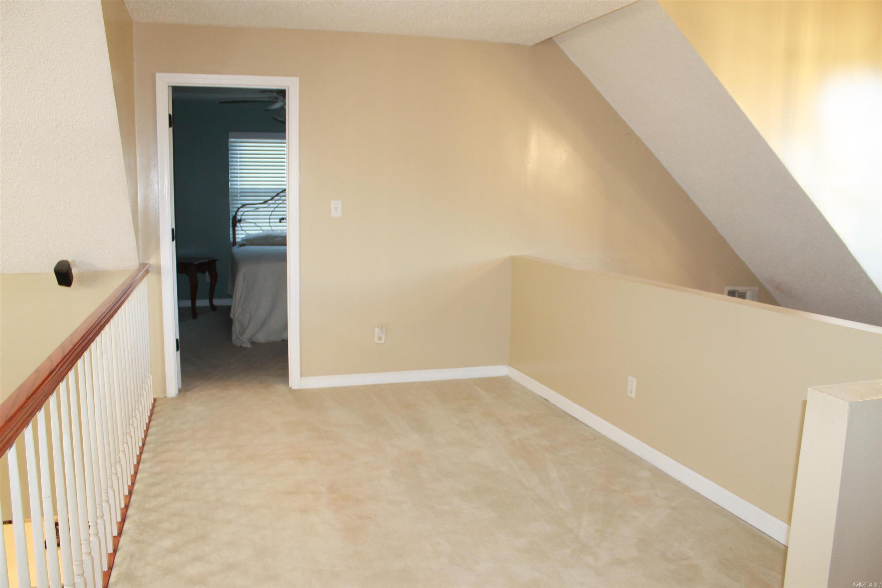 410 Mclelland Road Property Photo 22
