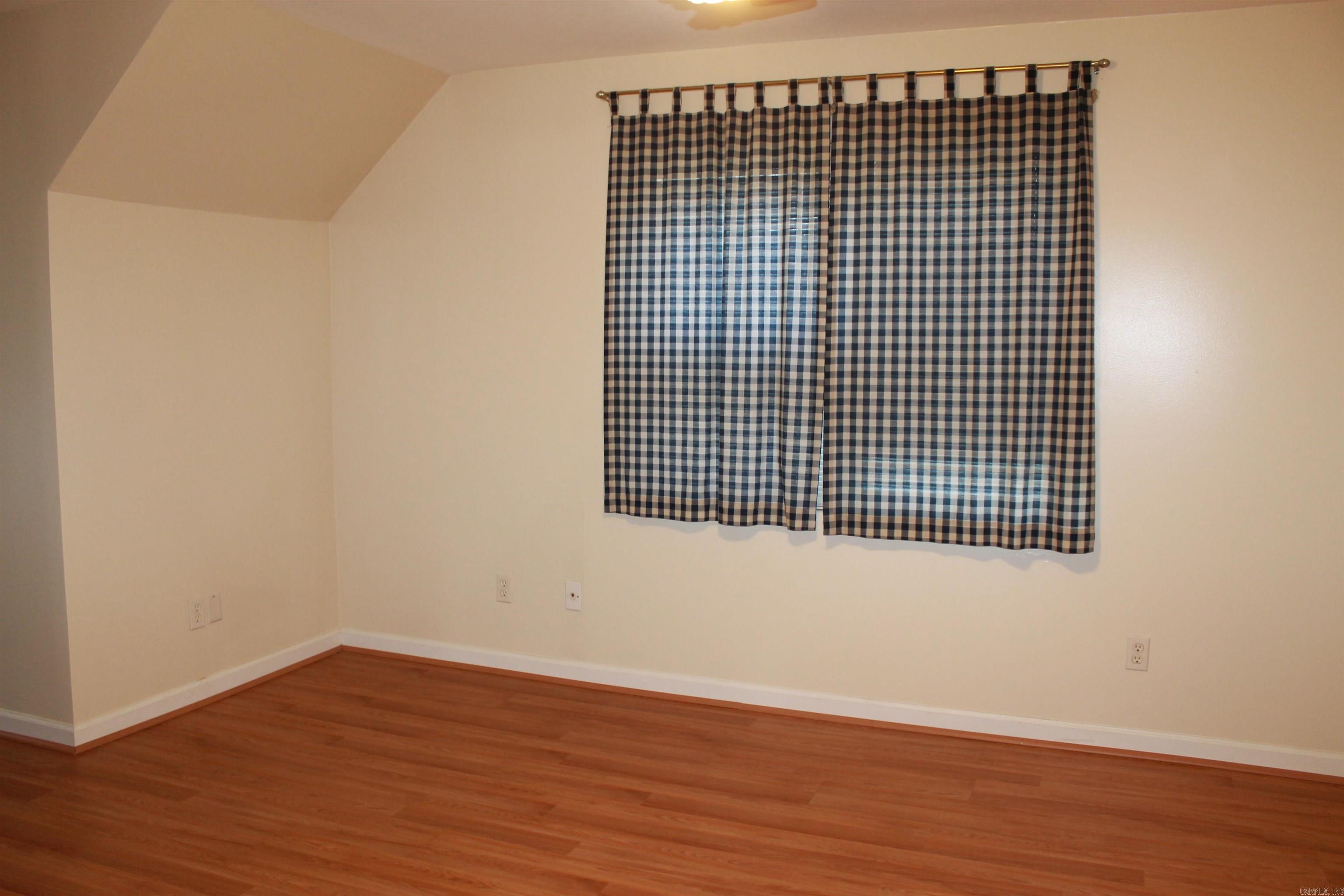 410 Mclelland Road Property Photo 25