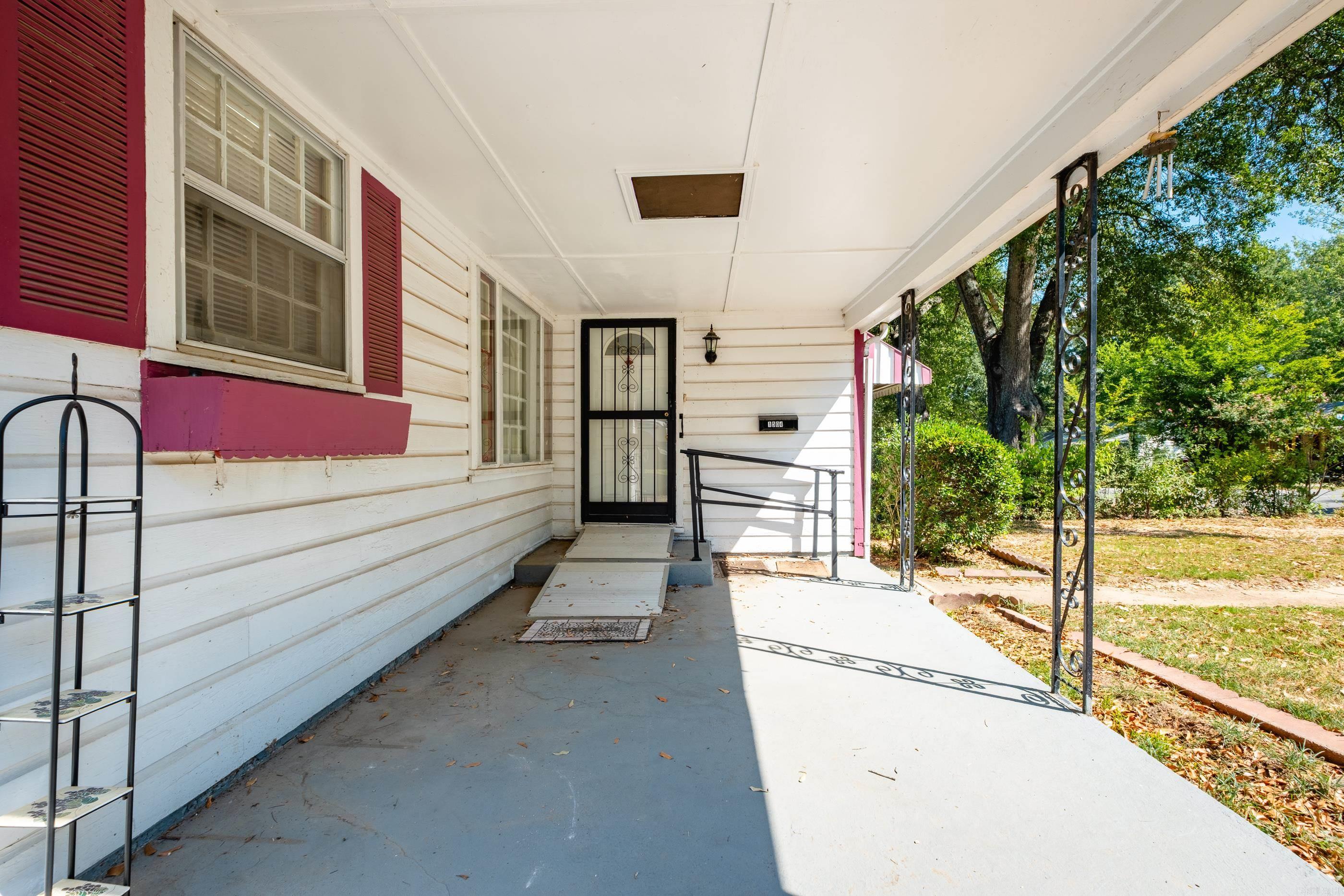 1504 Washington Street Property Photo 4