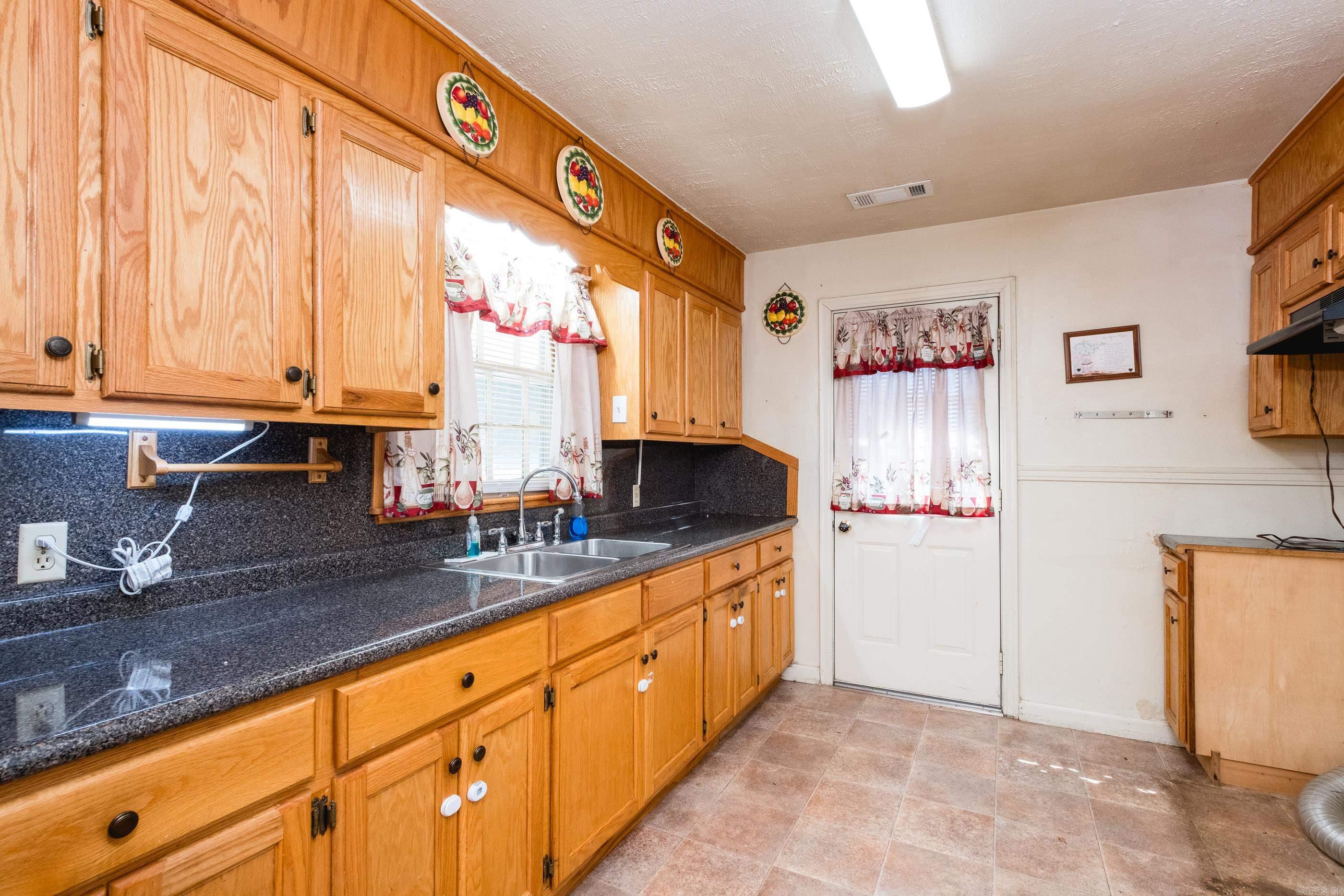 1504 Washington Street Property Photo 12