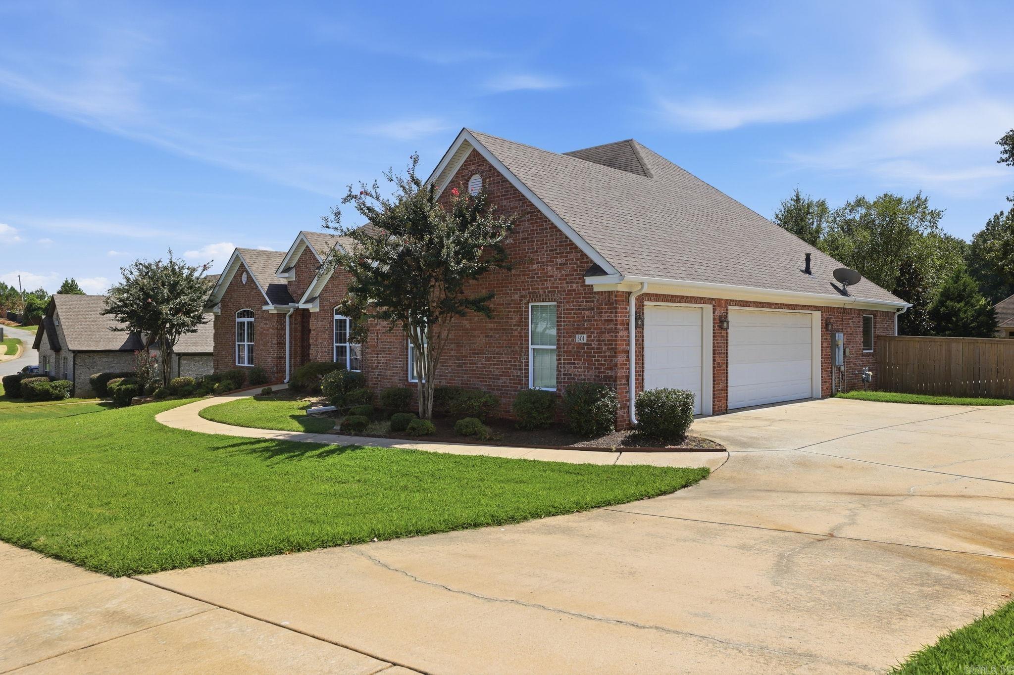 301 Cedar Drive Property Photo 6