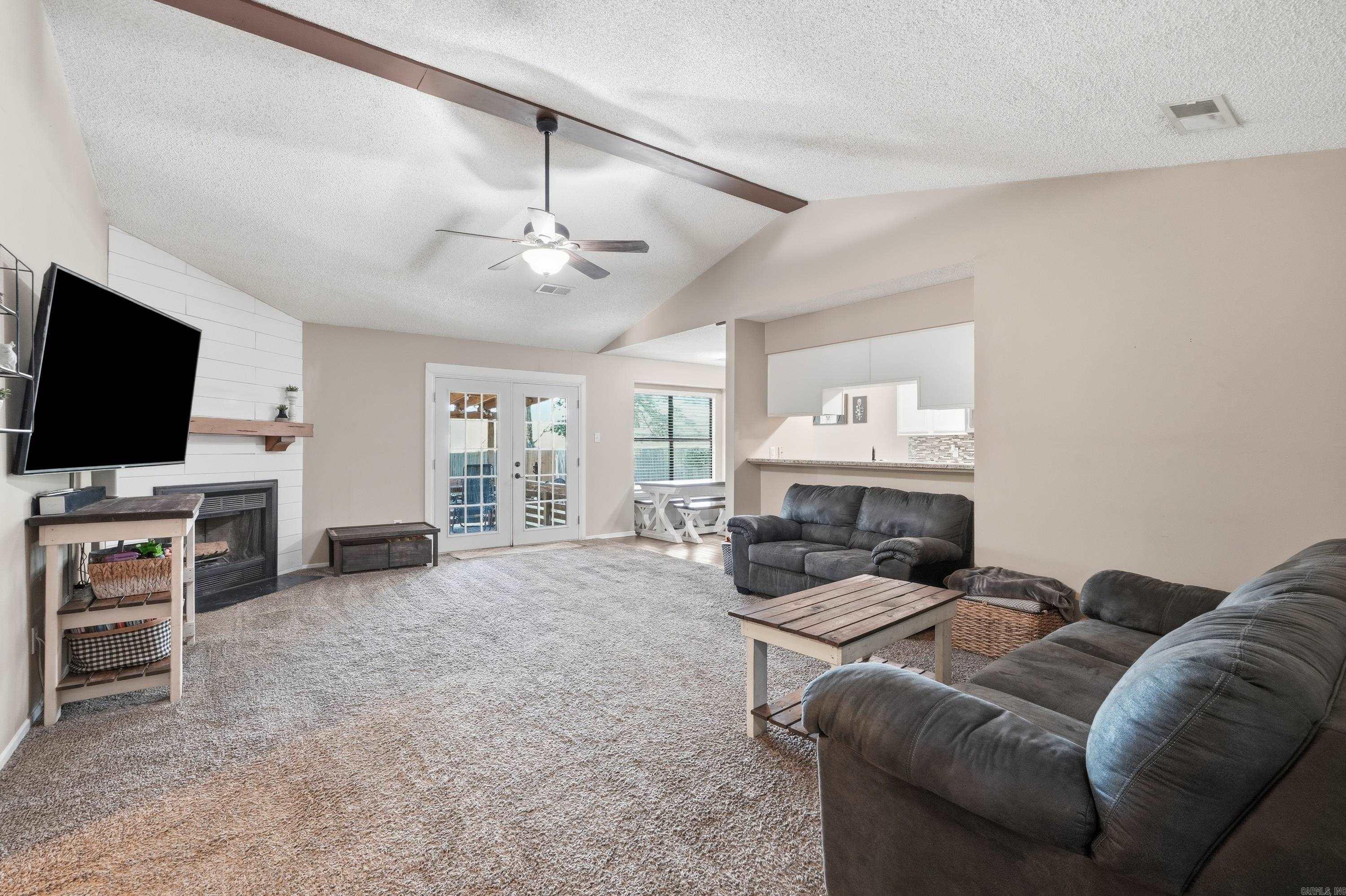 301 Zachary Cove Property Photo 4