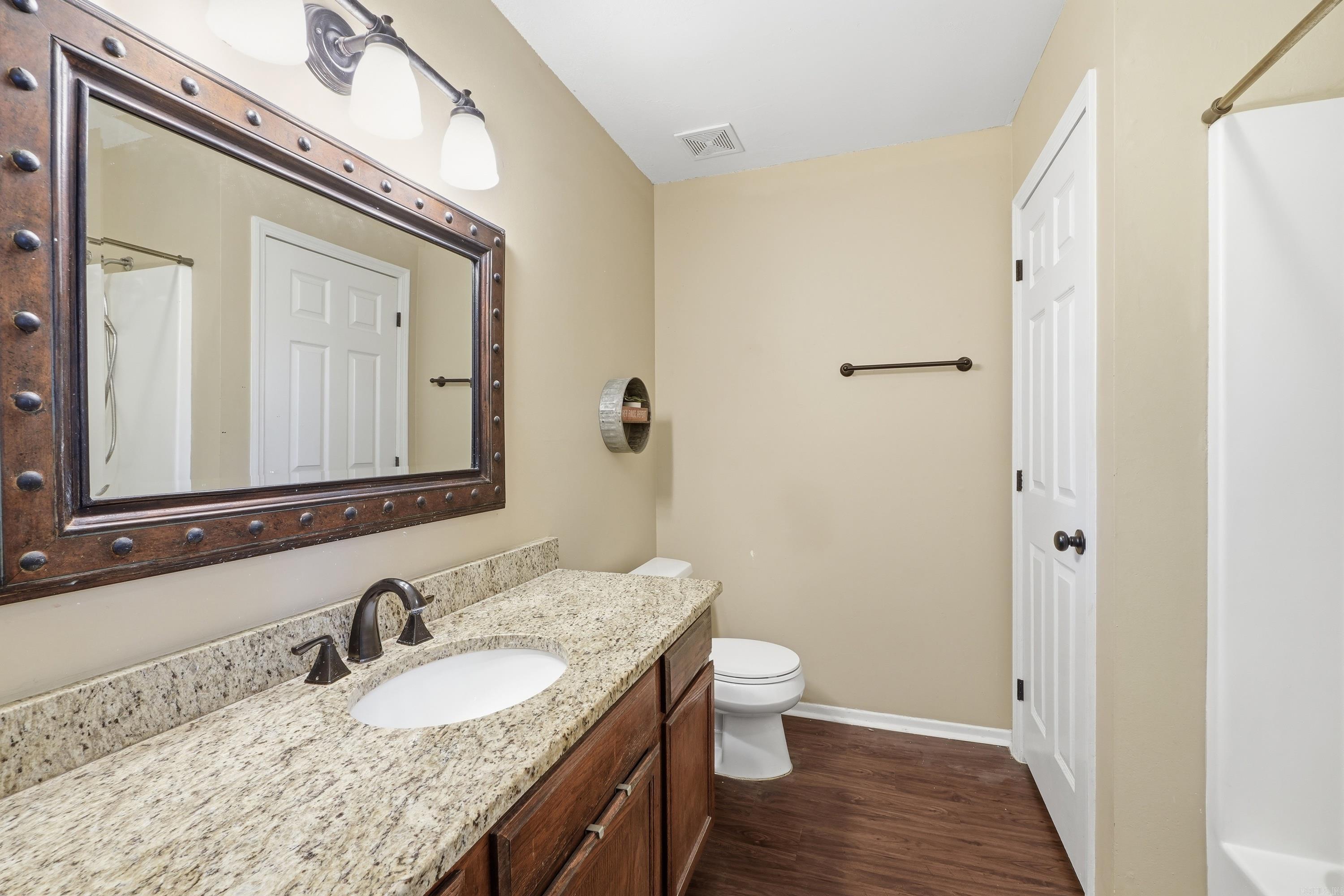 301 Zachary Cove Property Photo 18
