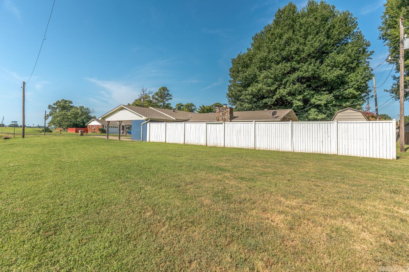 398 E Barry St Property Photo 7