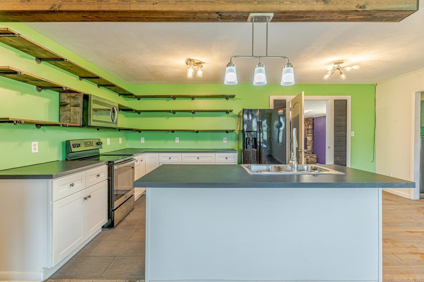 398 E Barry St Property Photo 12