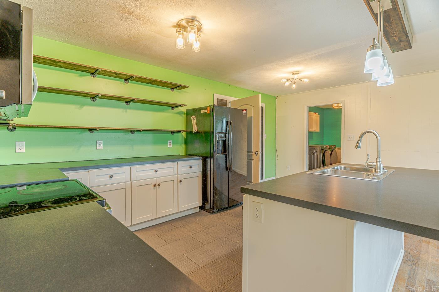 398 E Barry St Property Photo 14