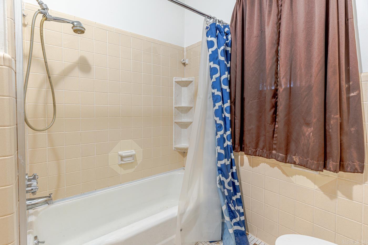 398 E Barry St Property Photo 33