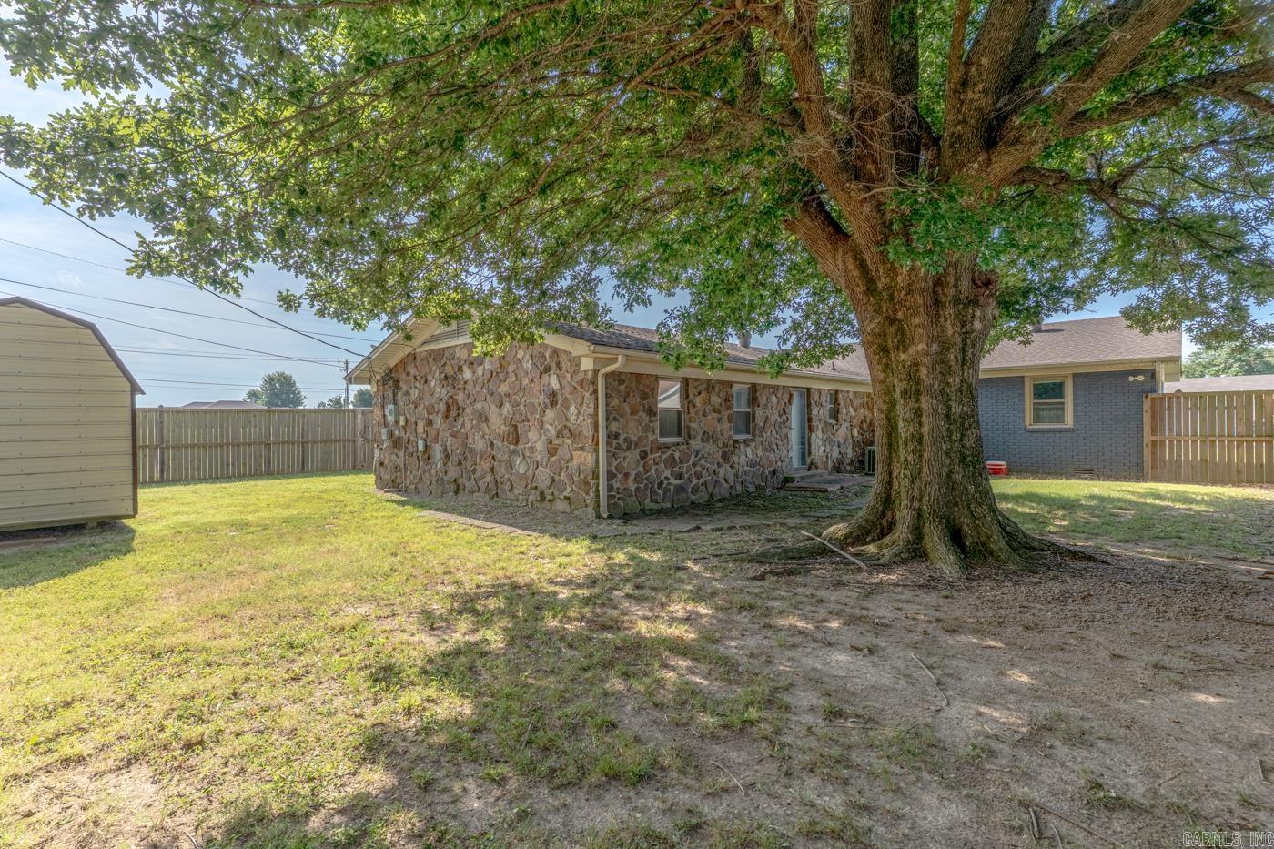 398 E Barry St Property Photo 37