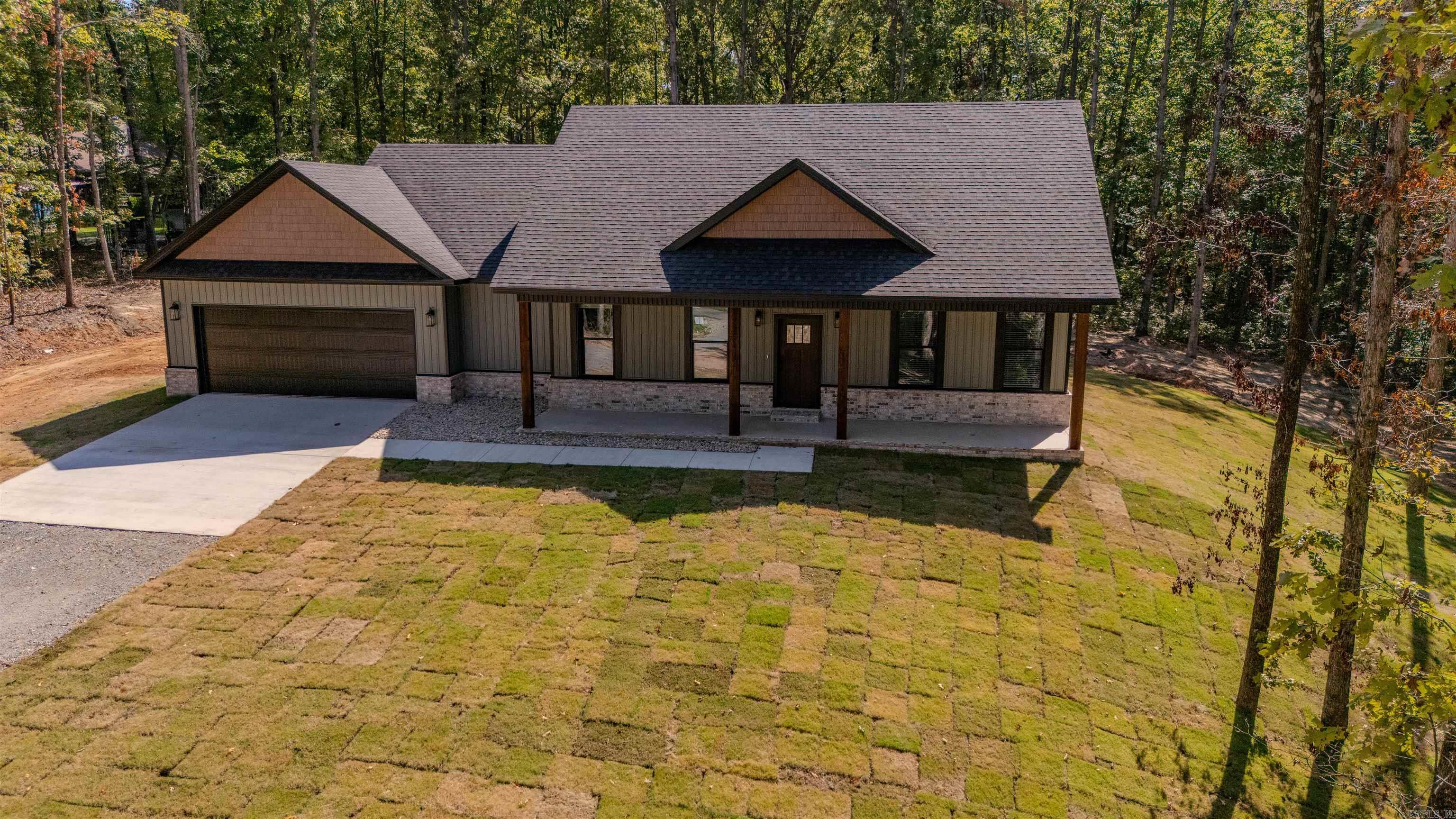 1040 Buckwood Road Property Photo 2
