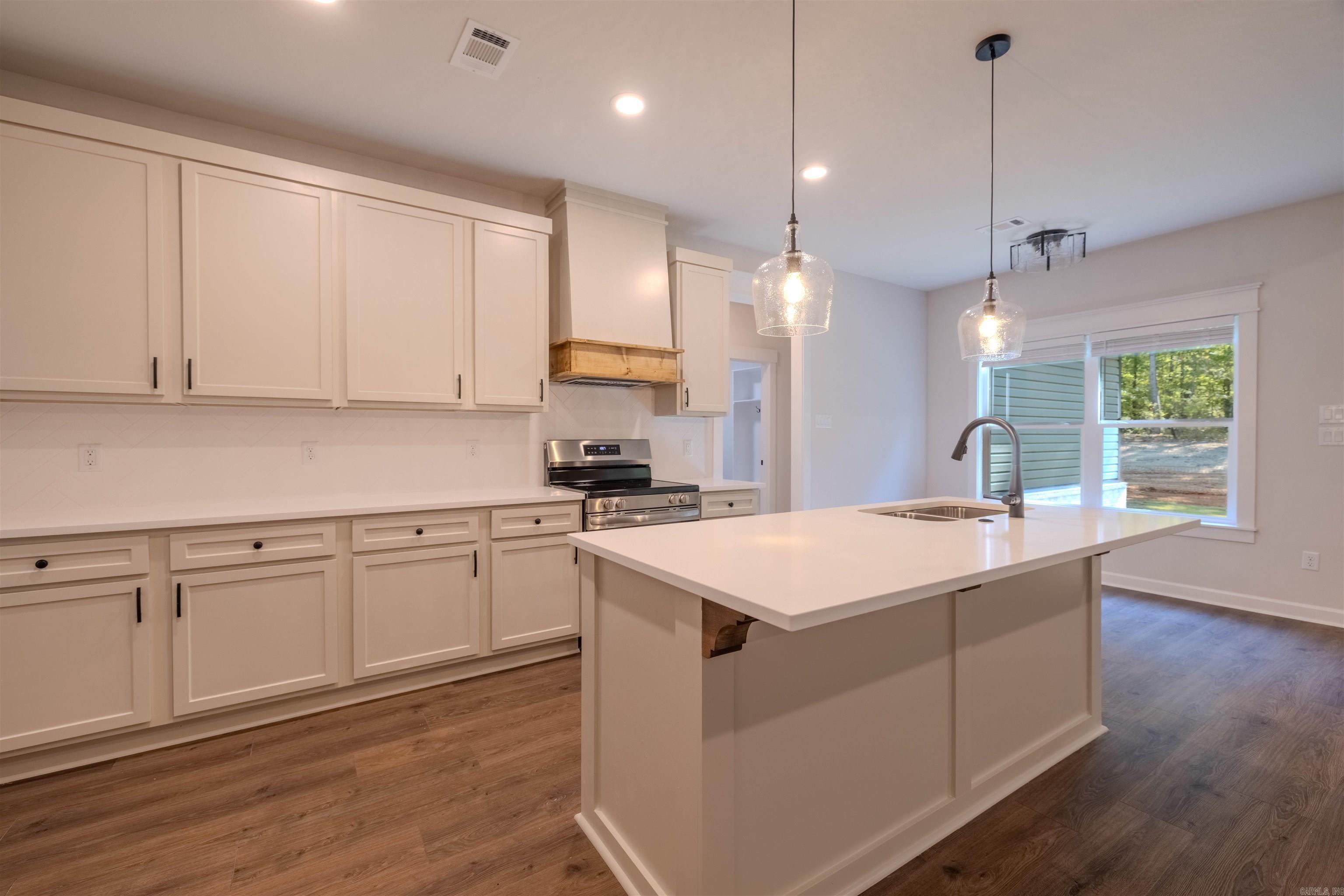 1040 Buckwood Road Property Photo 10