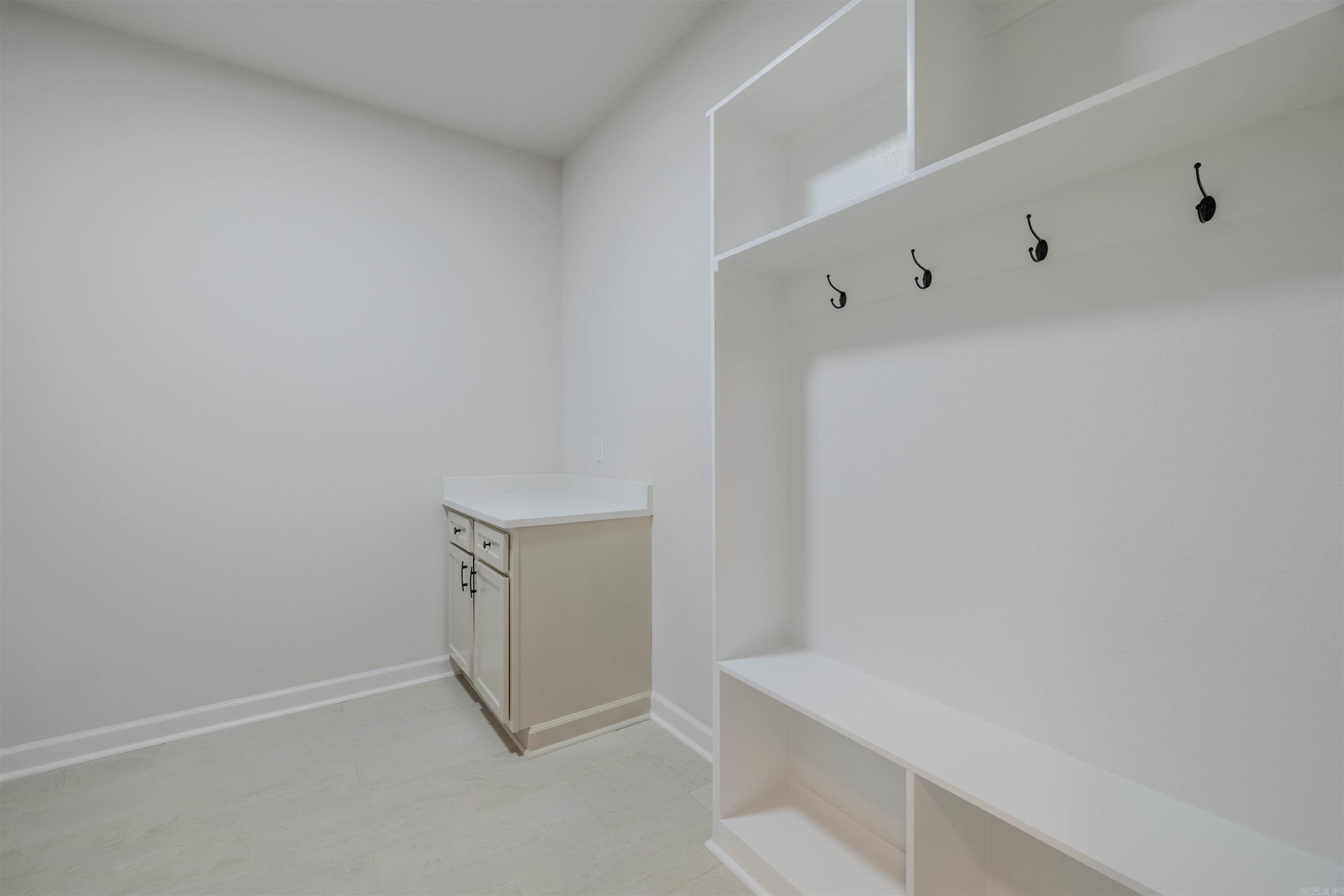 1040 Buckwood Road Property Photo 15