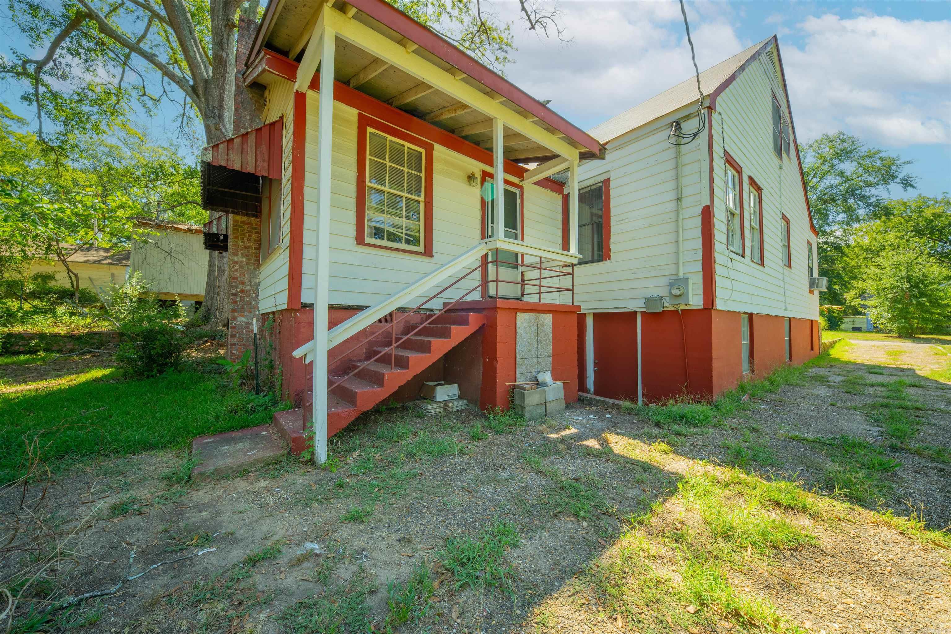 916 Clifton Street Property Photo 2