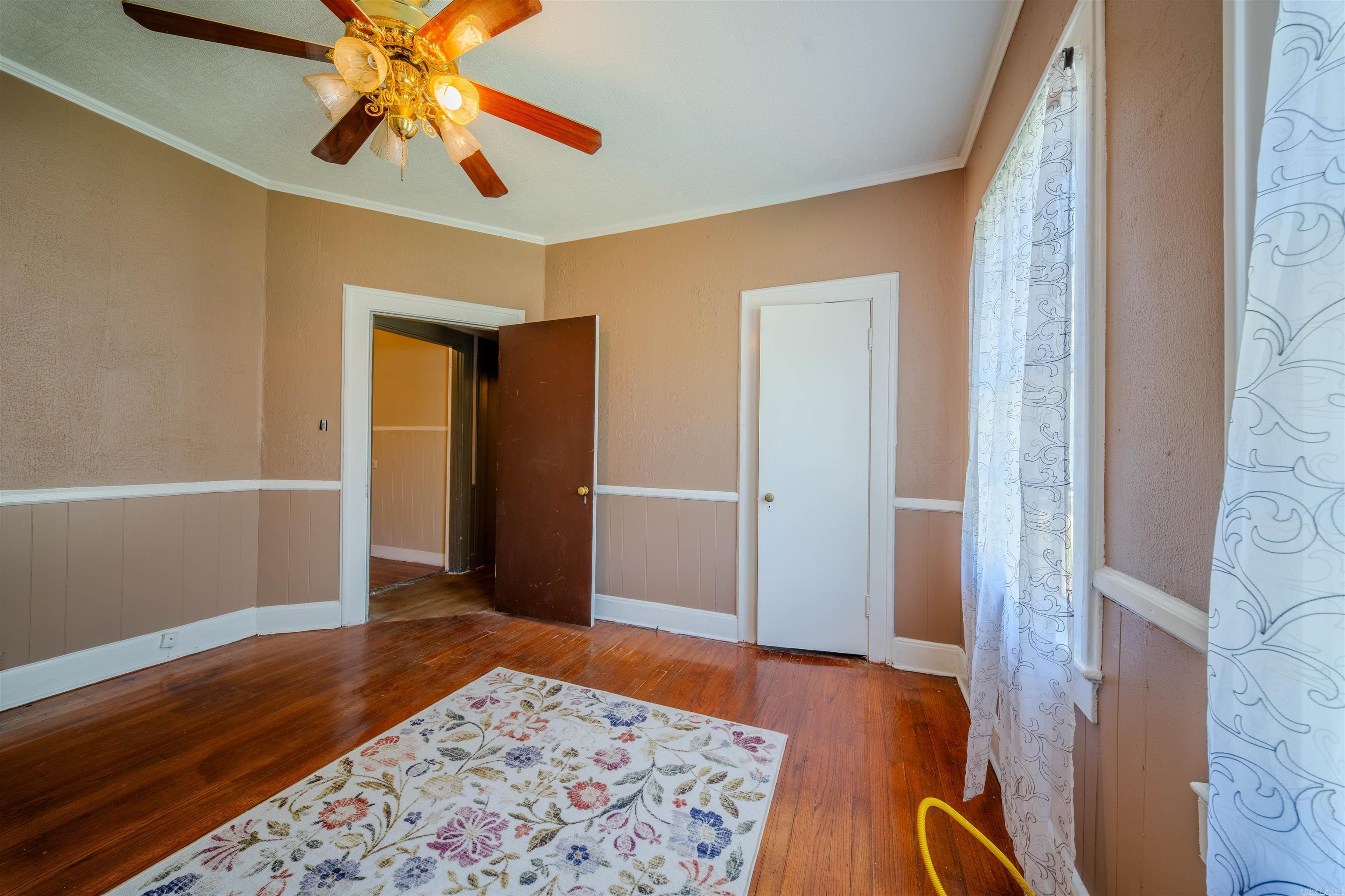 916 Clifton Street Property Photo 6