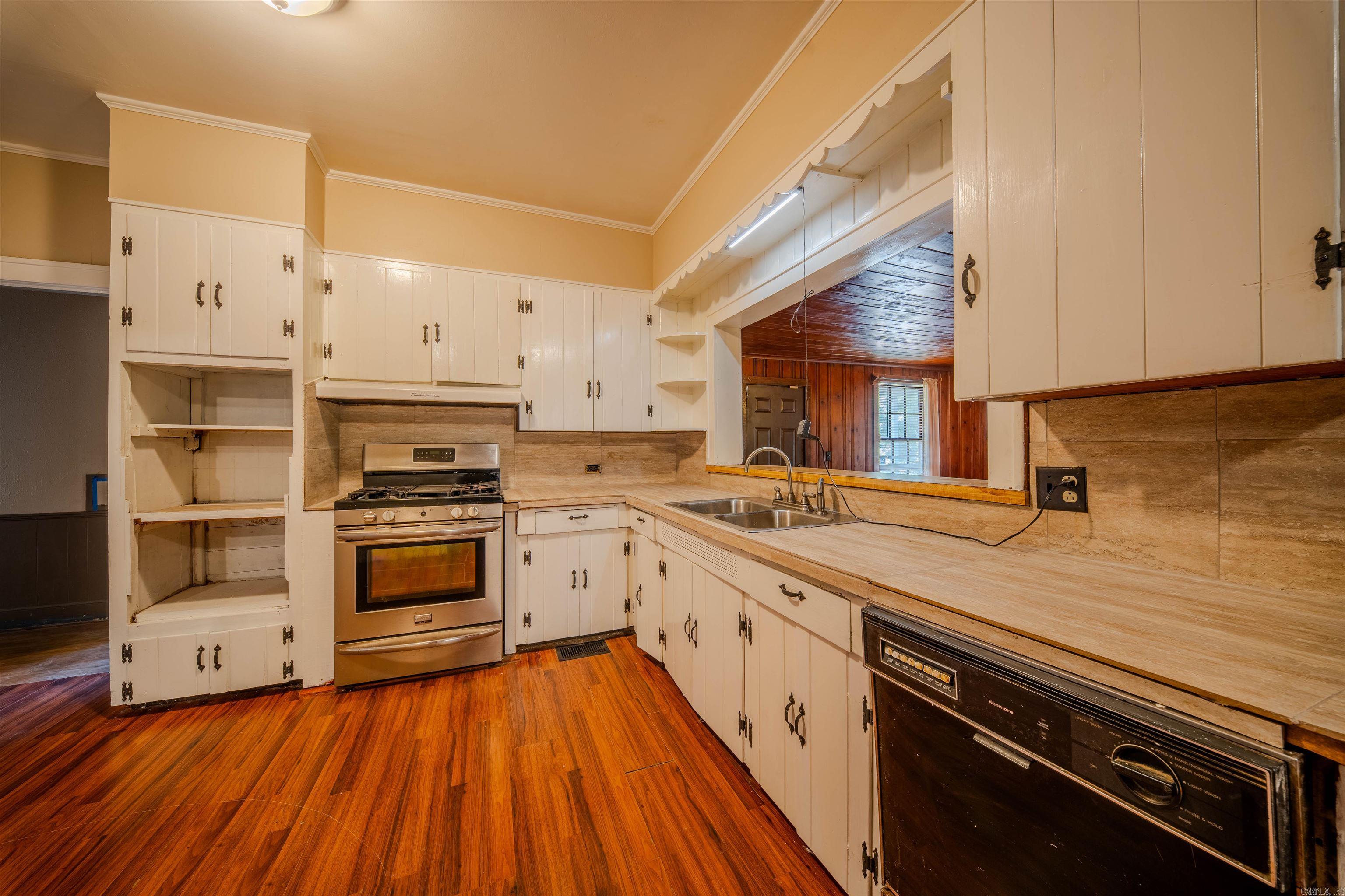 916 Clifton Street Property Photo 10
