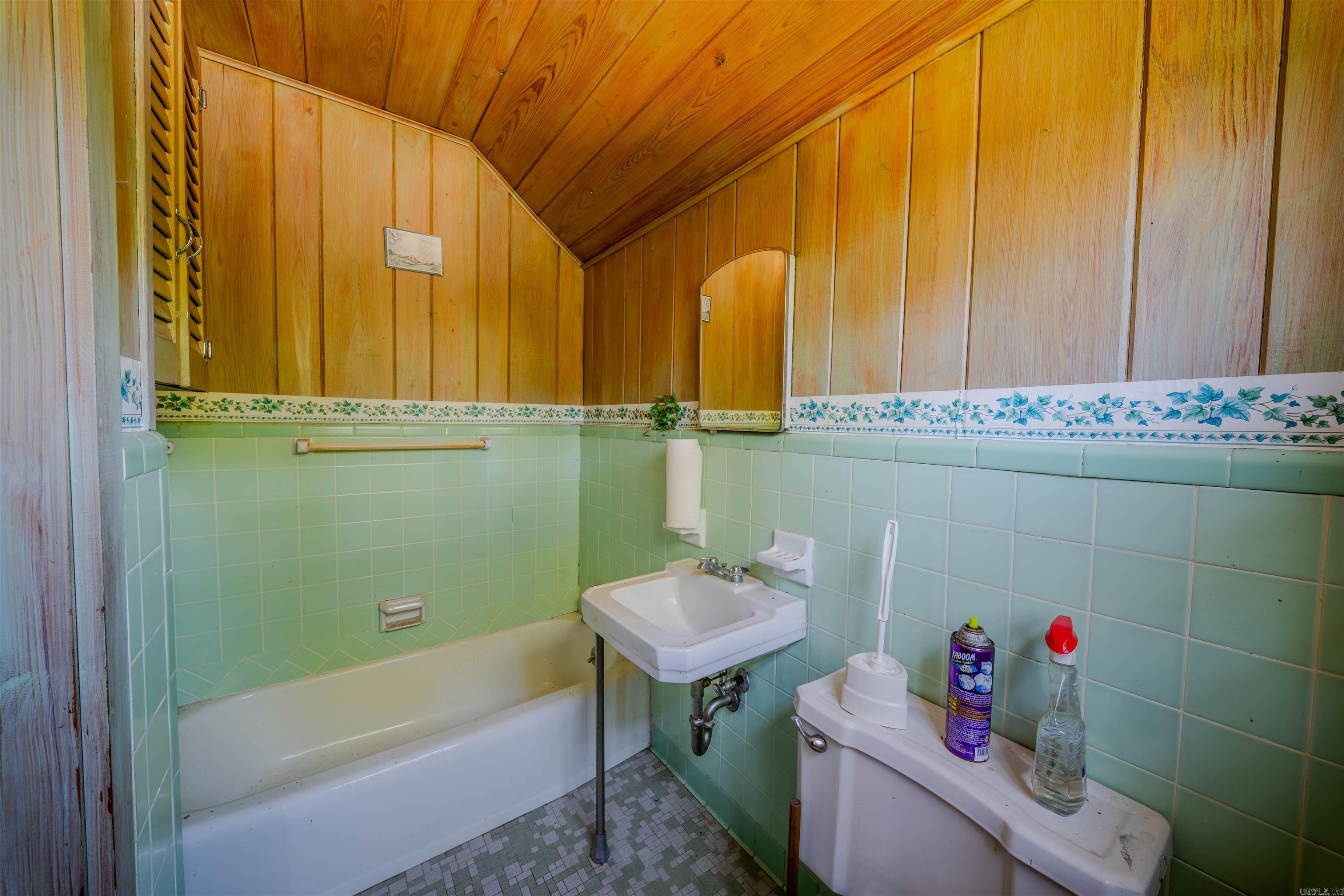 916 Clifton Street Property Photo 15
