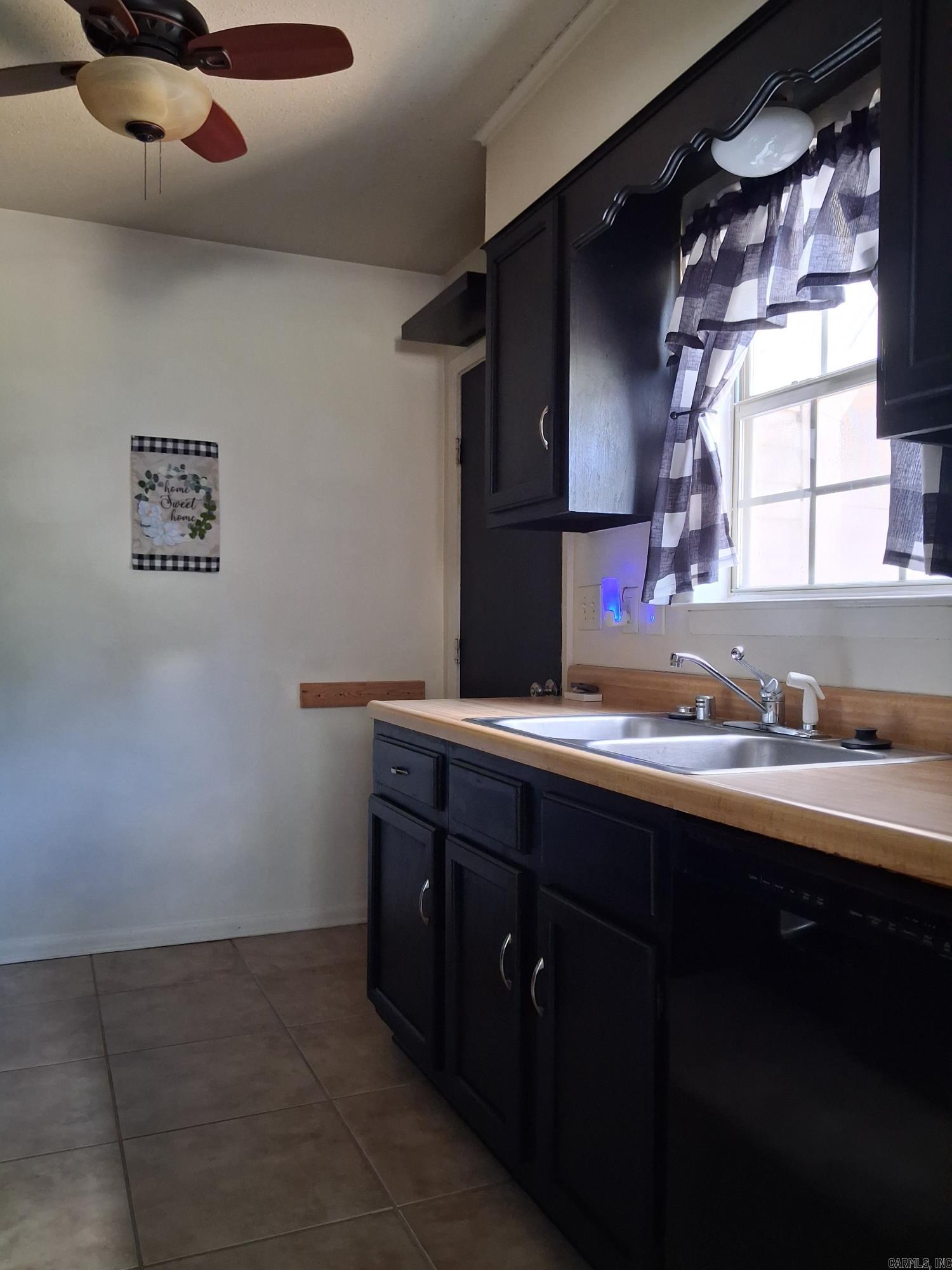 102 Willow Grove Road Property Photo 3