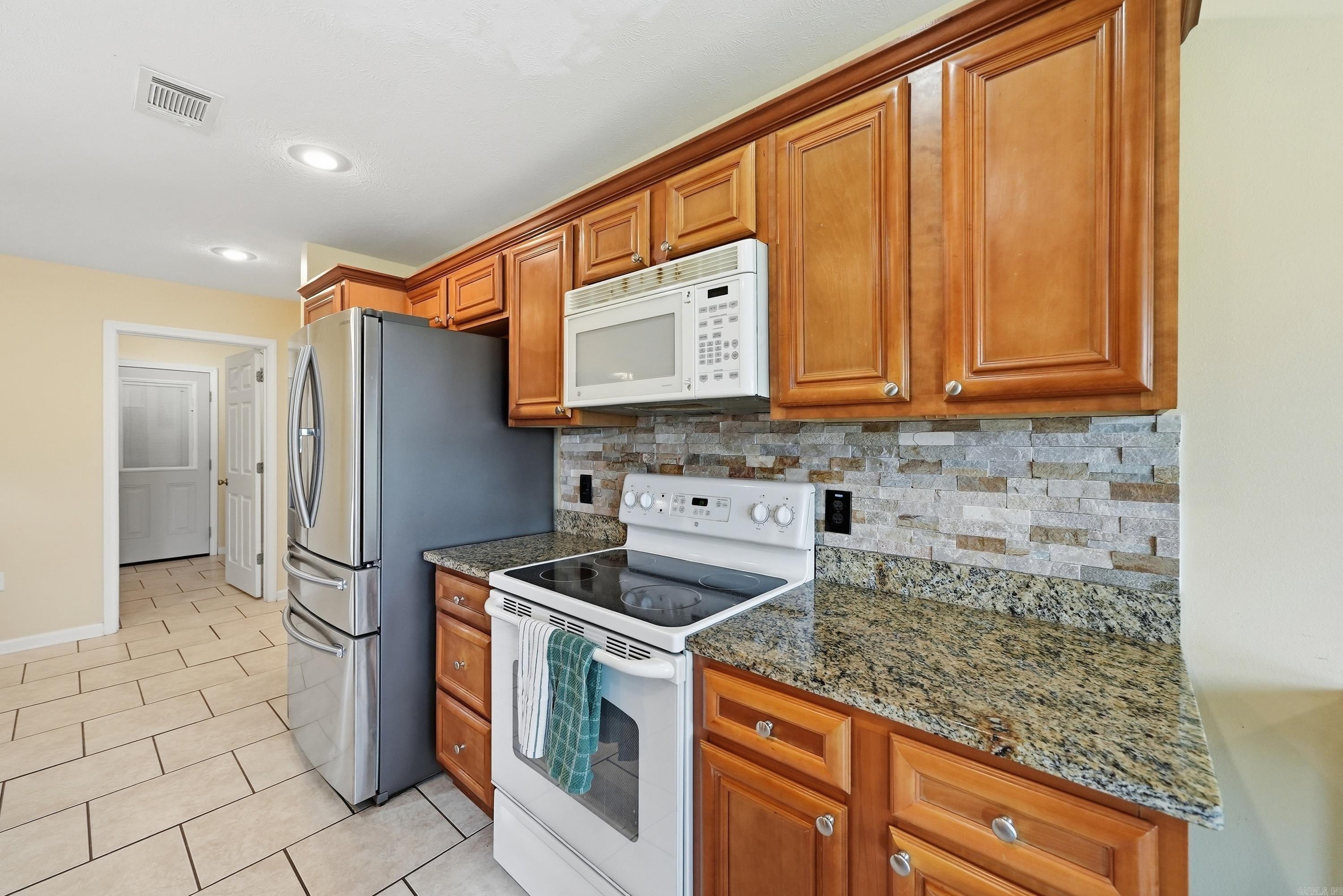 25 Abiagayle Loop Property Photo 10