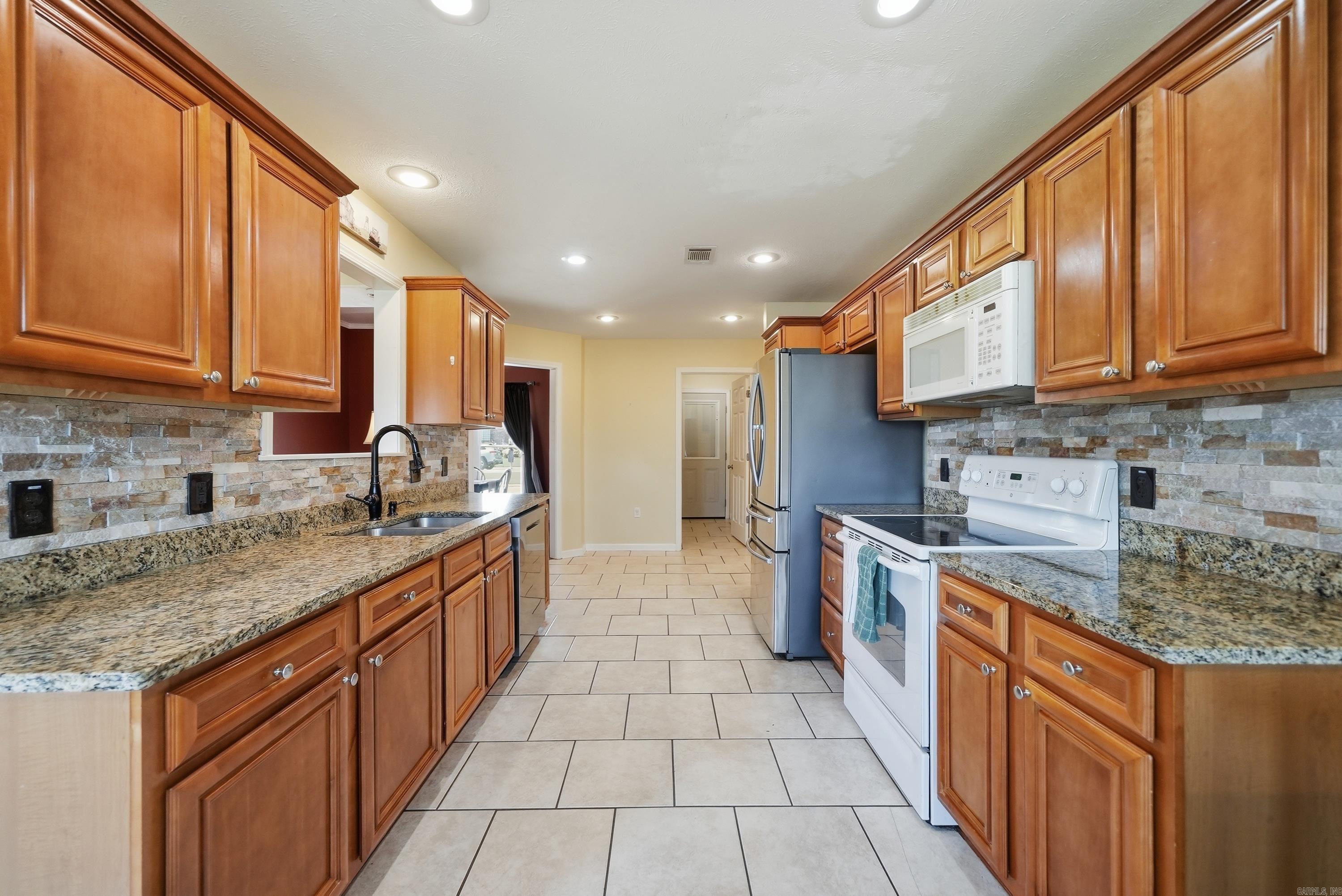 25 Abiagayle Loop Property Photo 11