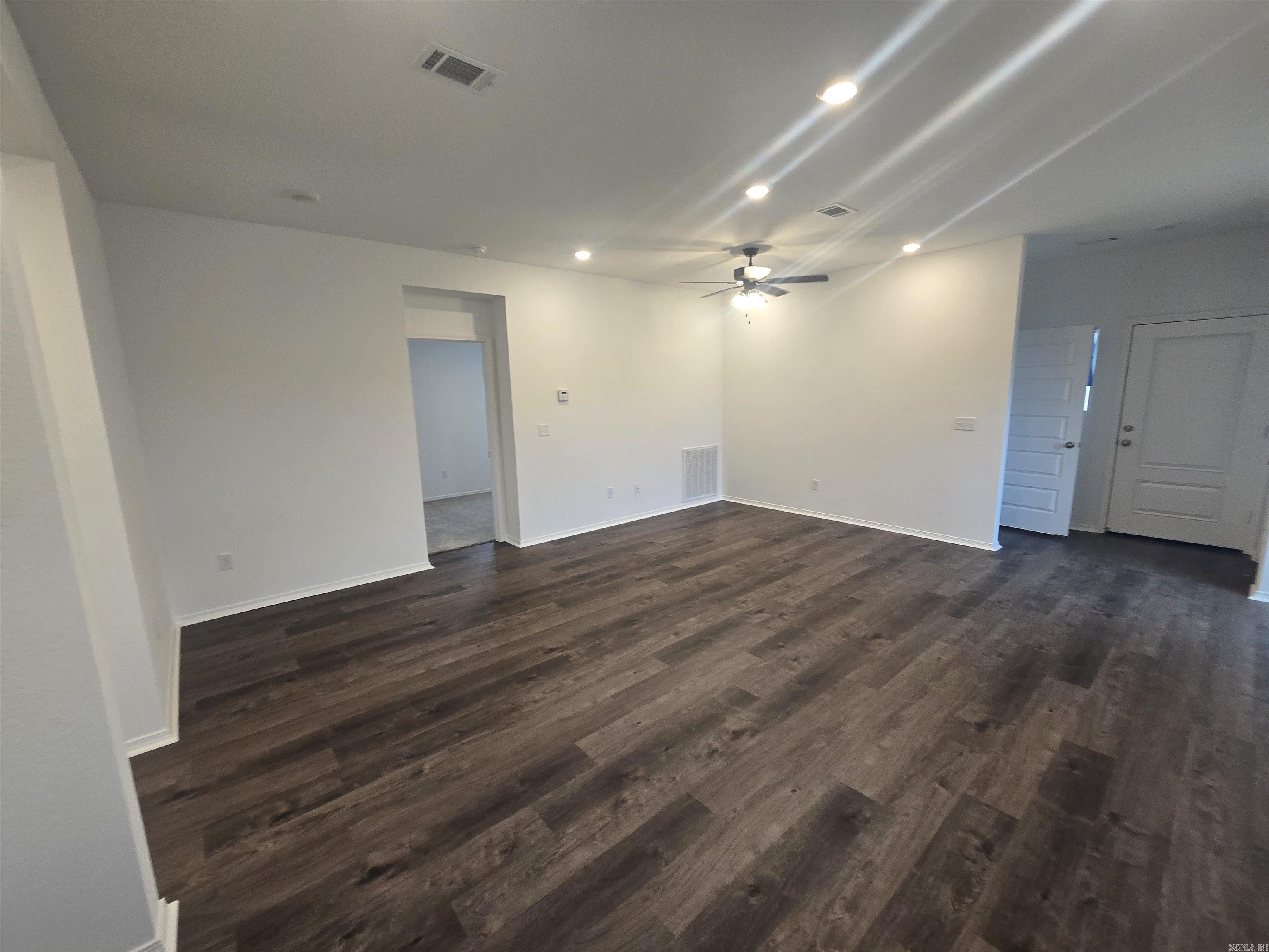 6688 Hollywood Avenue Property Photo 3
