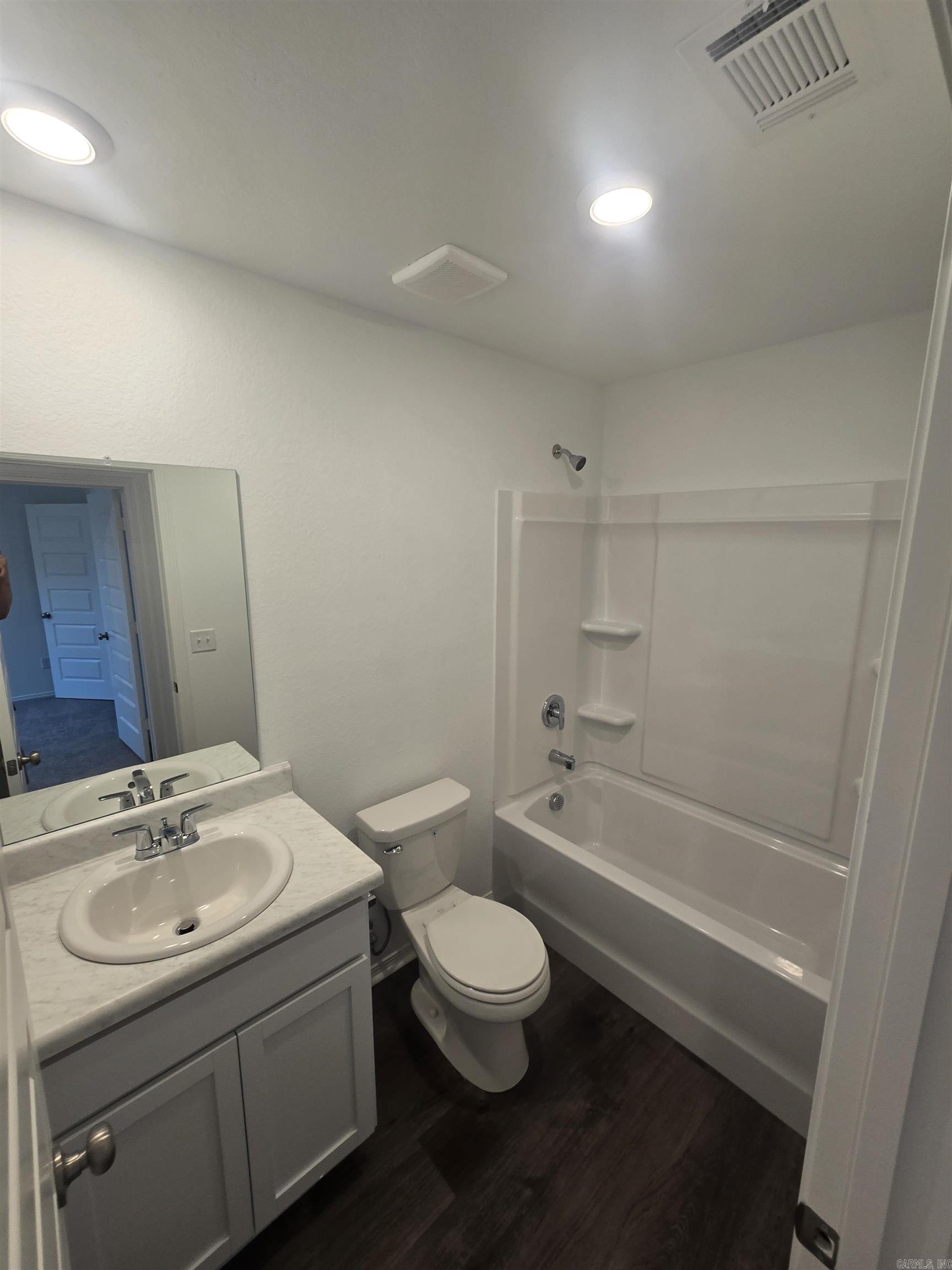 6688 Hollywood Avenue Property Photo 8