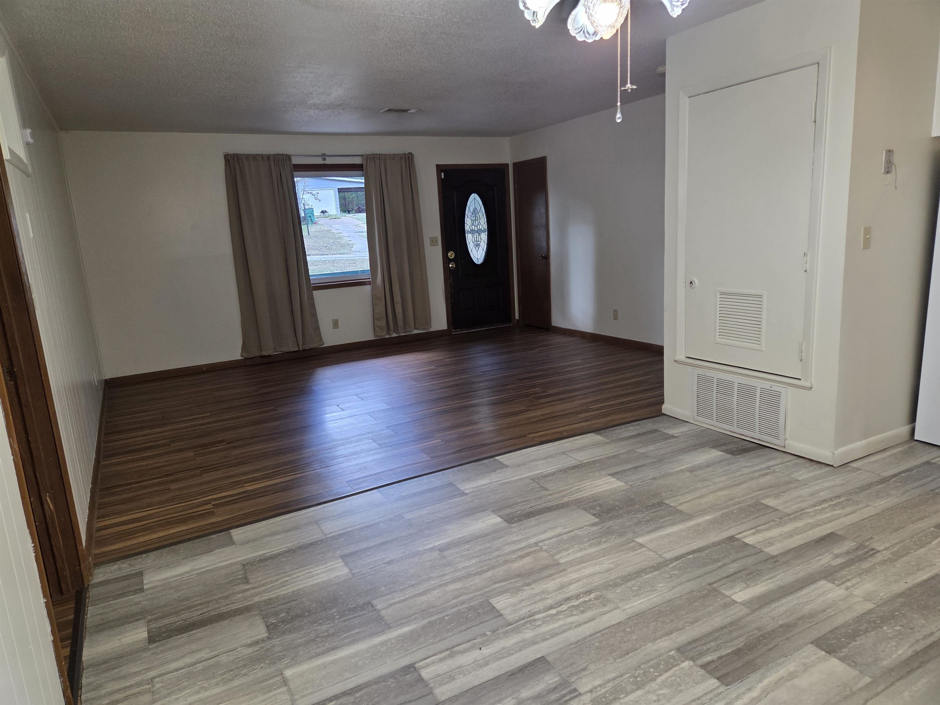 6 Ada Drive Property Photo 8