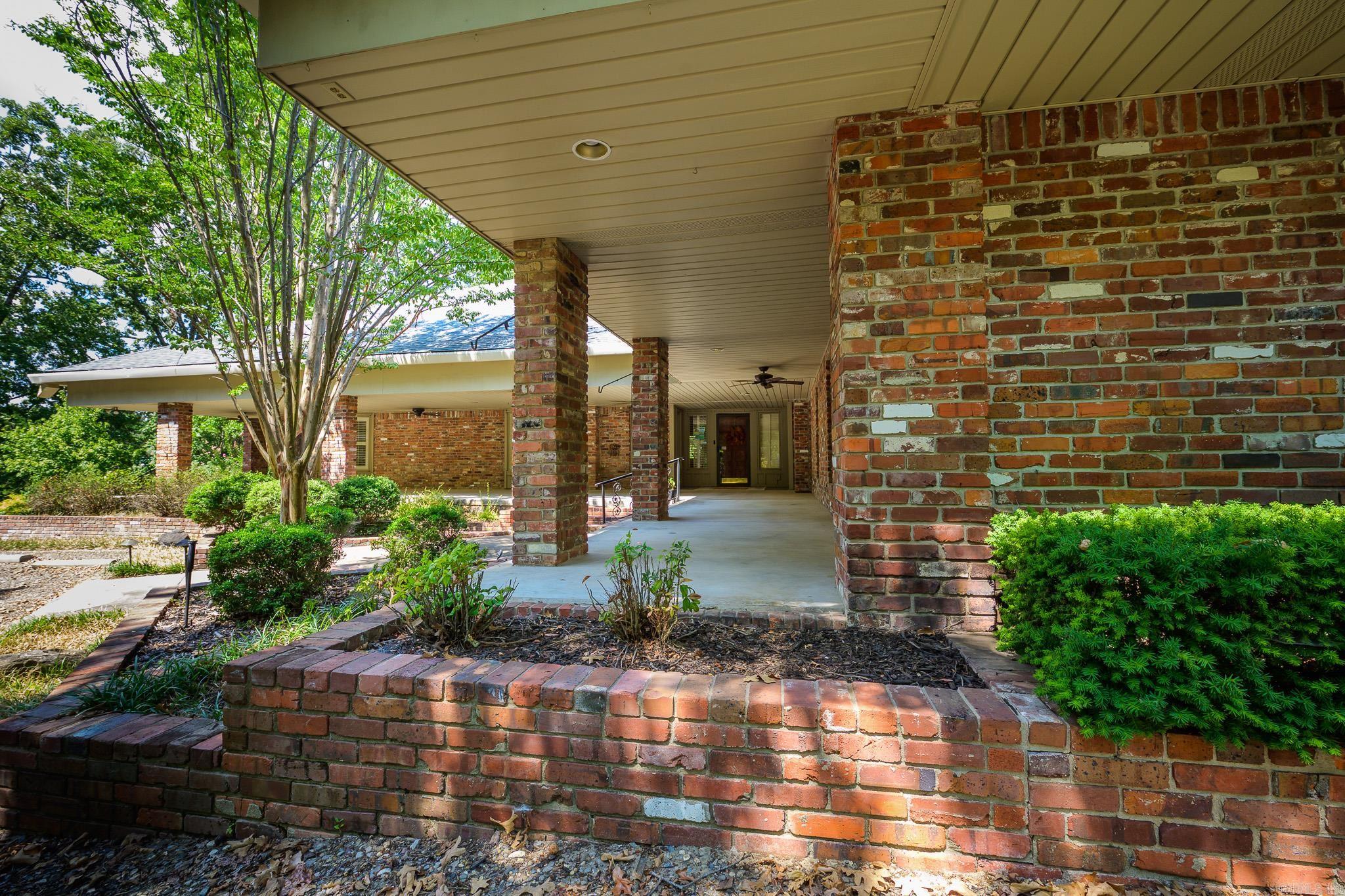 2205 Church Avenue Property Photo 4