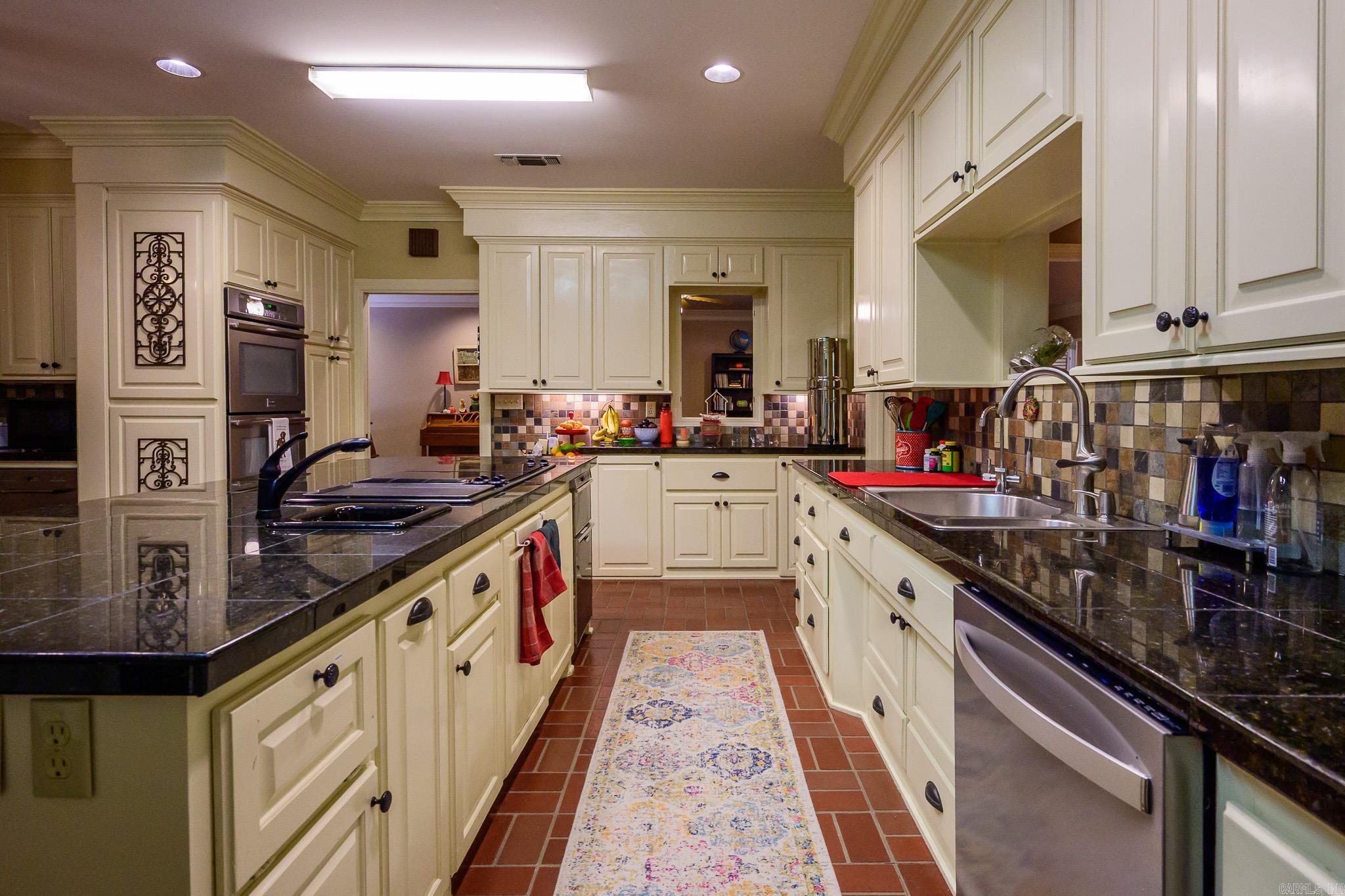2205 Church Avenue Property Photo 14