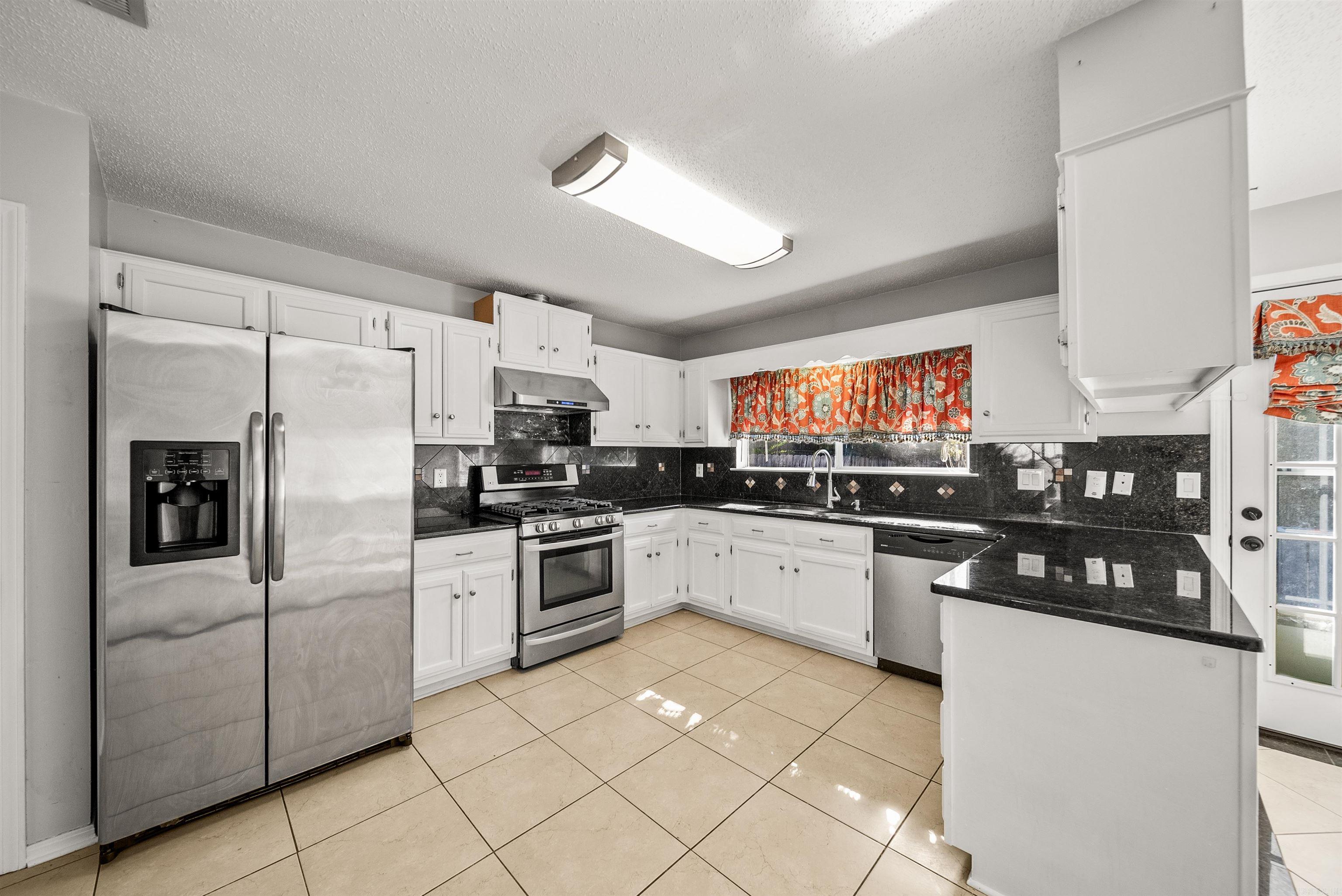 12119 Cherry Laurel Drive Property Photo 15