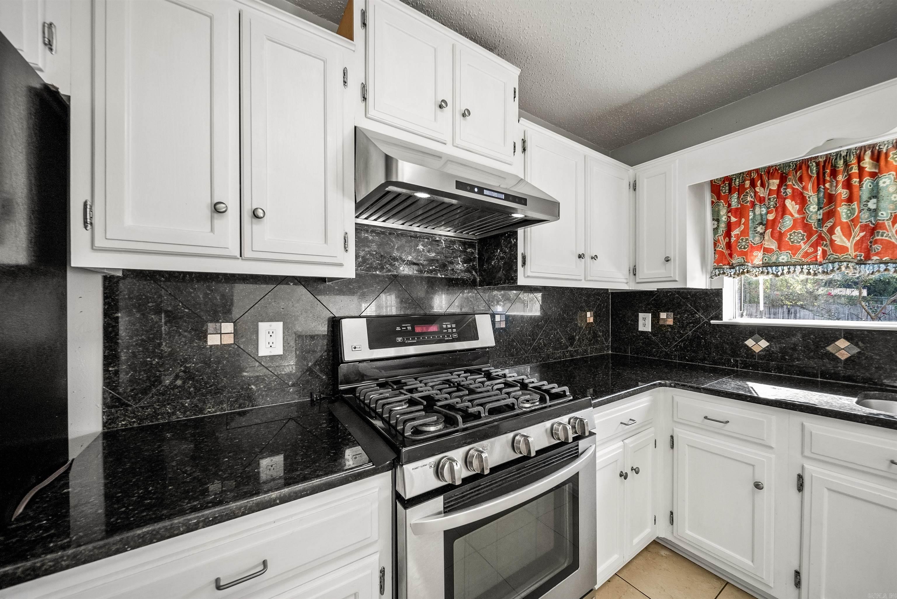 12119 Cherry Laurel Drive Property Photo 16